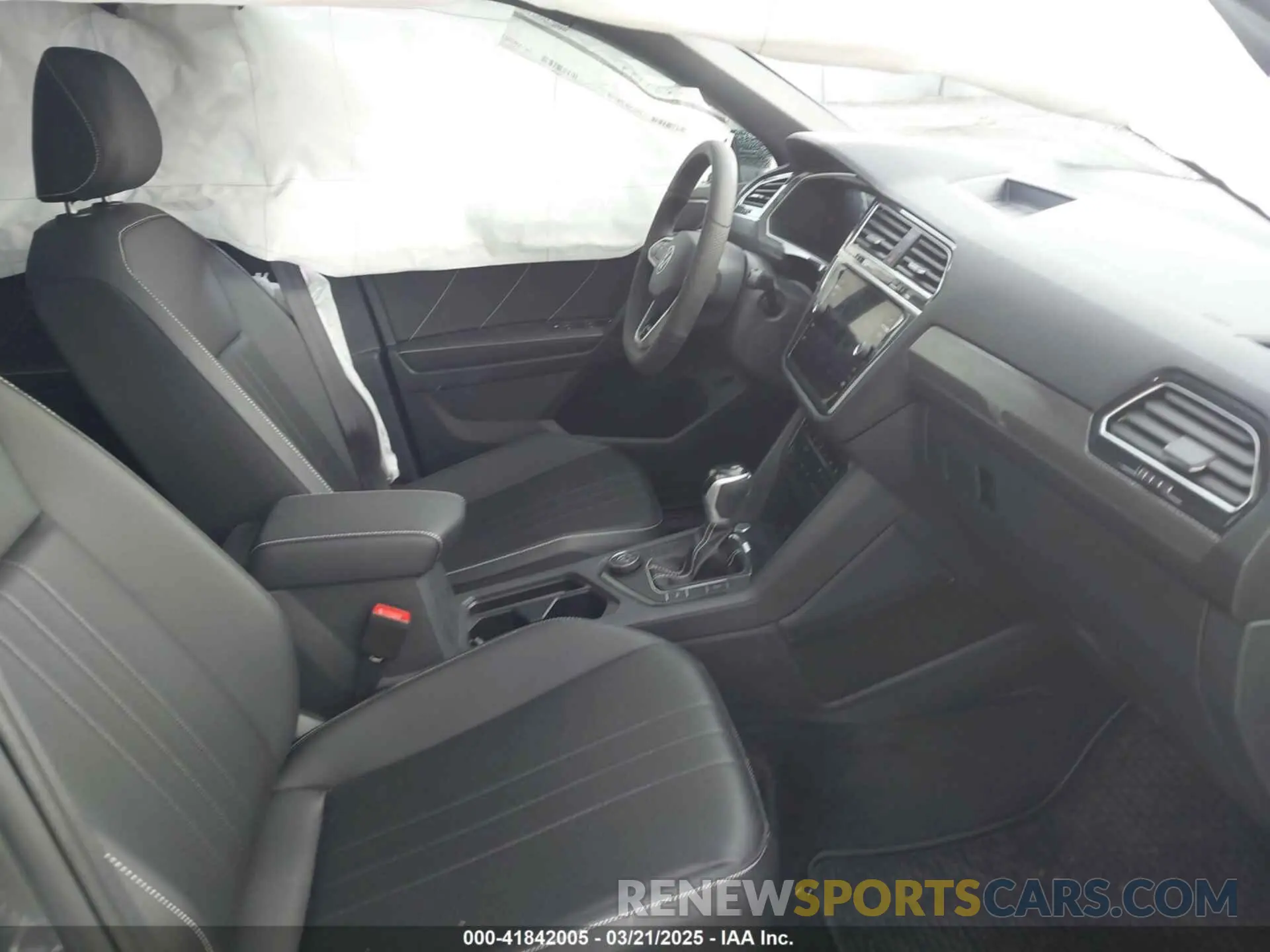 5 Фотография поврежденного автомобиля 3VV8B7AXXRM116335 VOLKSWAGEN TIGUAN 2024