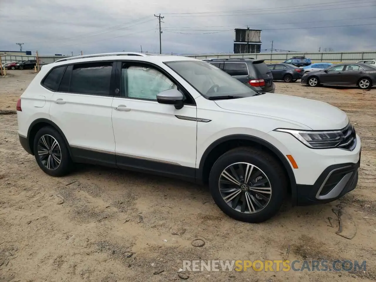 4 Photograph of a damaged car 3VVAB7AXXRM231633 VOLKSWAGEN TIGUAN 2024