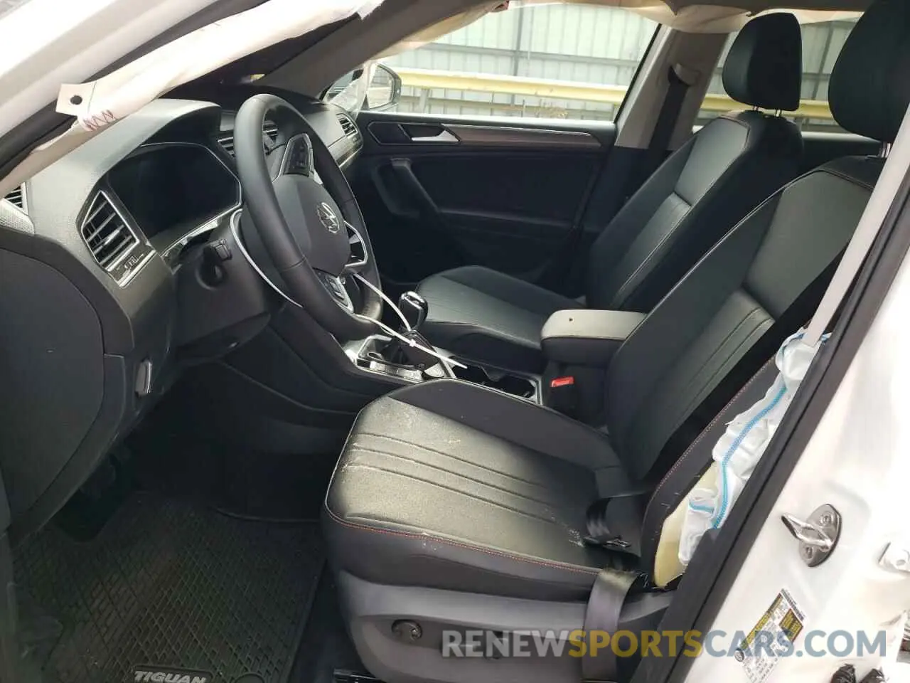 7 Photograph of a damaged car 3VVAB7AXXRM231633 VOLKSWAGEN TIGUAN 2024
