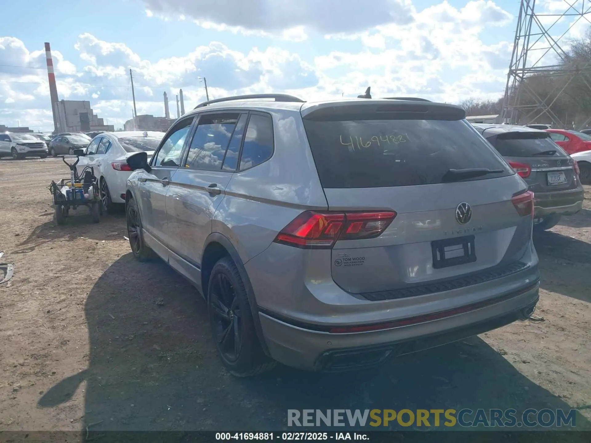 3 Фотография поврежденного автомобиля 3VVCB7AX2RM209005 VOLKSWAGEN TIGUAN 2024