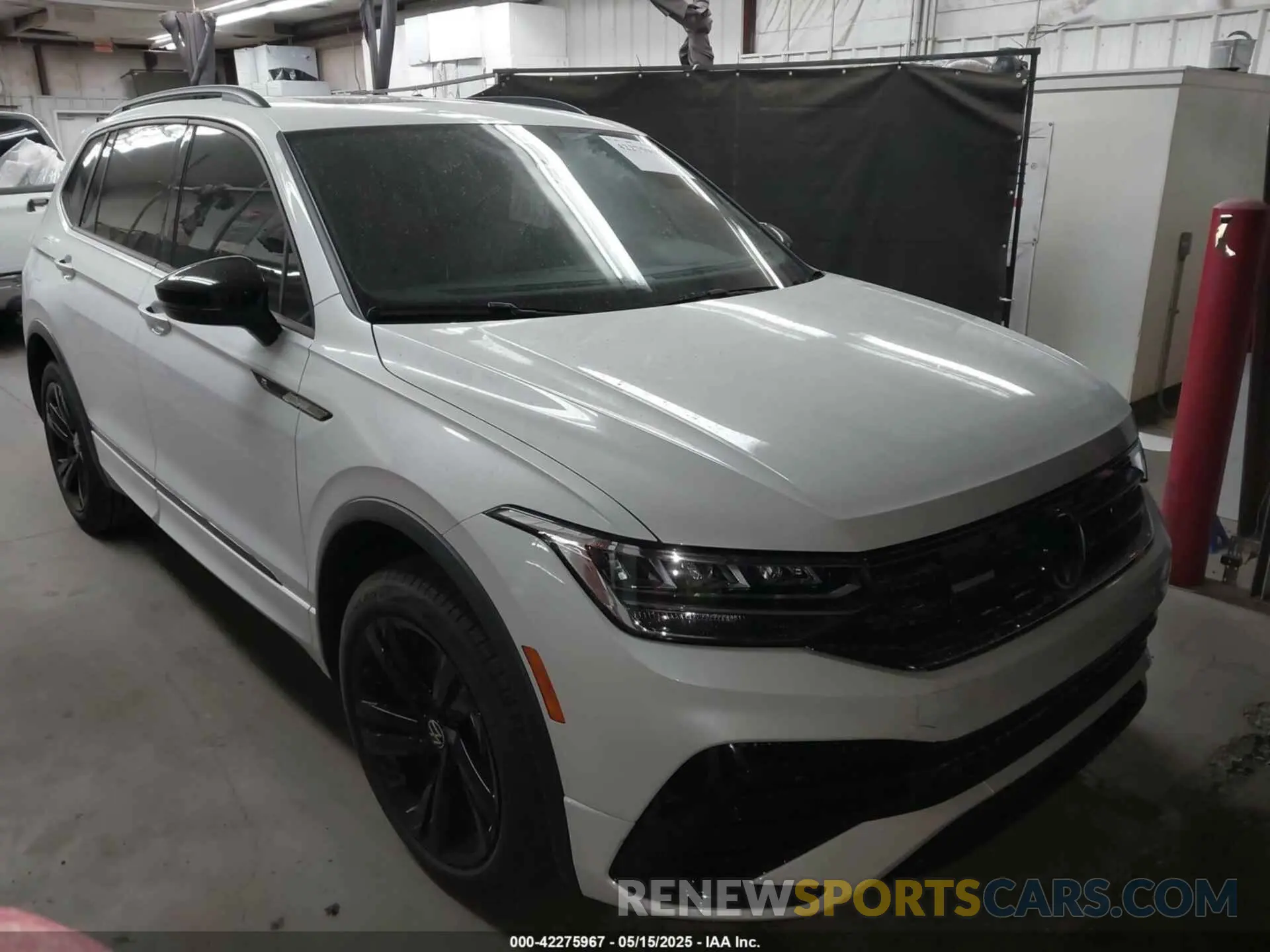 1 Photograph of a damaged car 3VVCB7AX2RM231148 VOLKSWAGEN TIGUAN 2024