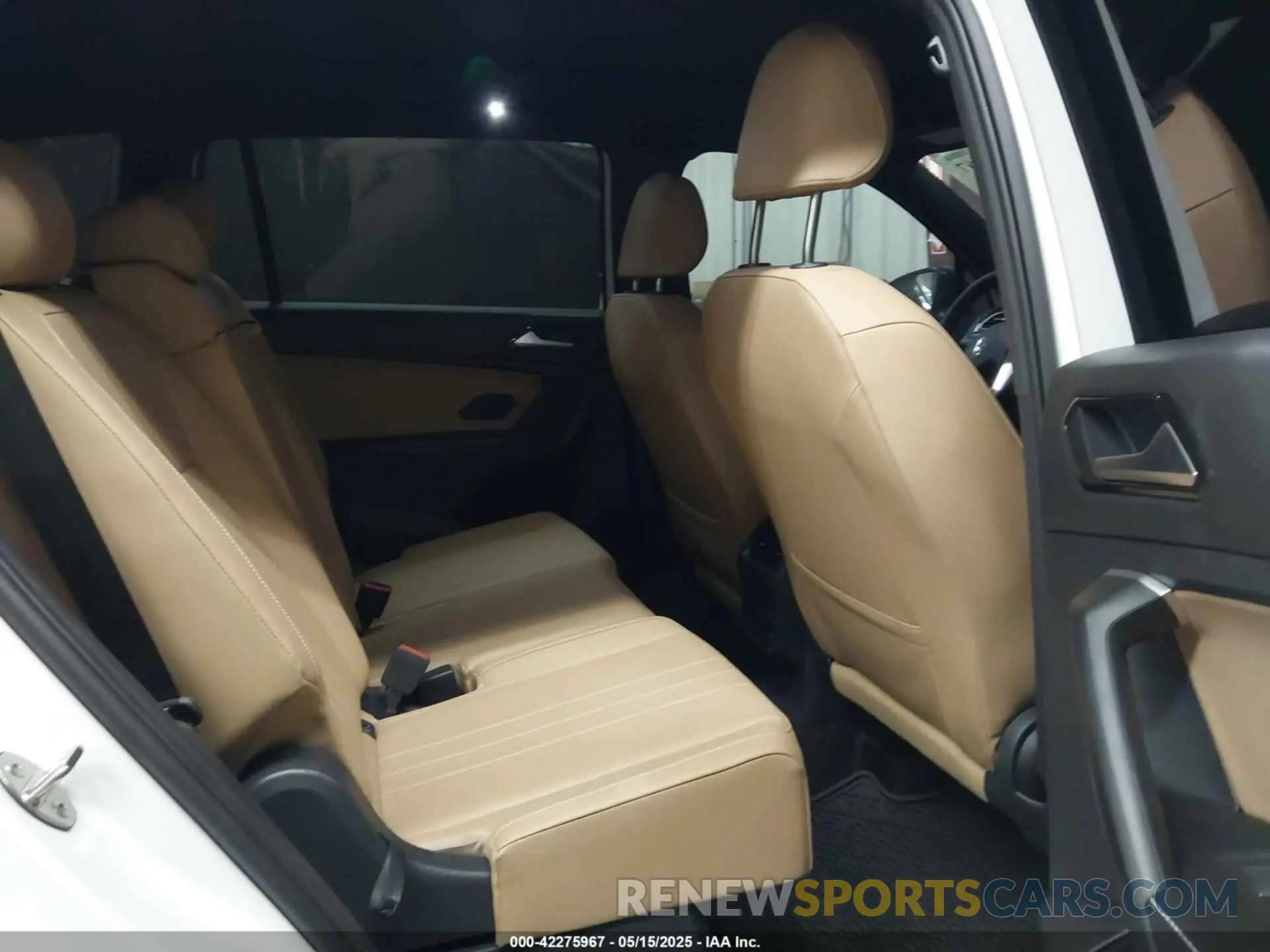 8 Photograph of a damaged car 3VVCB7AX2RM231148 VOLKSWAGEN TIGUAN 2024
