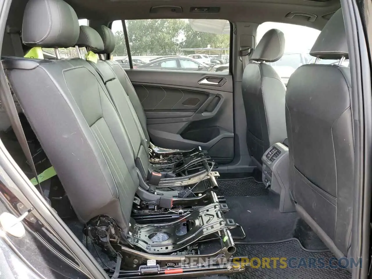 11 Photograph of a damaged car 3VVCB7AX4RM036832 VOLKSWAGEN TIGUAN 2024