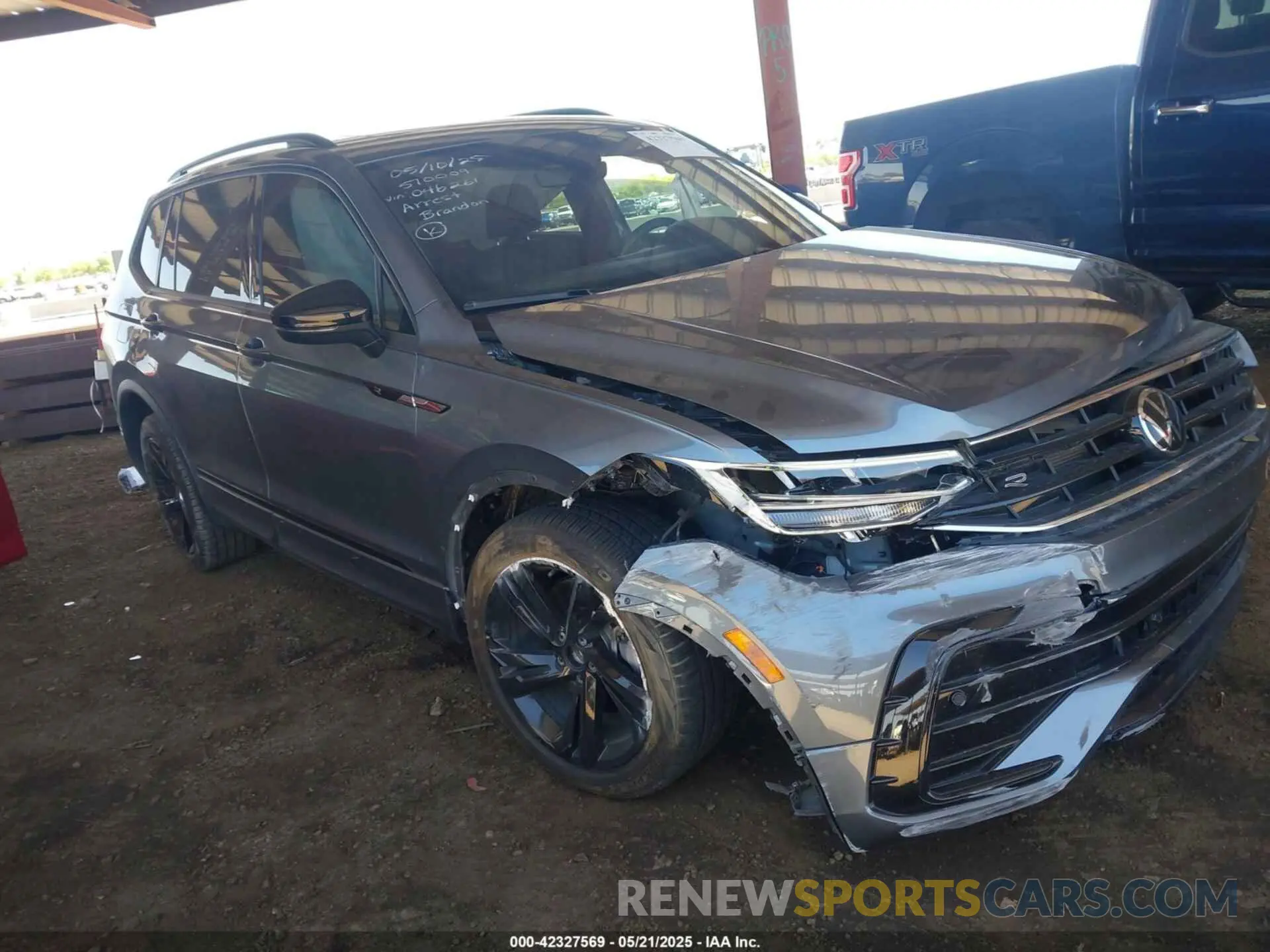 1 Photograph of a damaged car 3VVCB7AX4RM046261 VOLKSWAGEN TIGUAN 2024