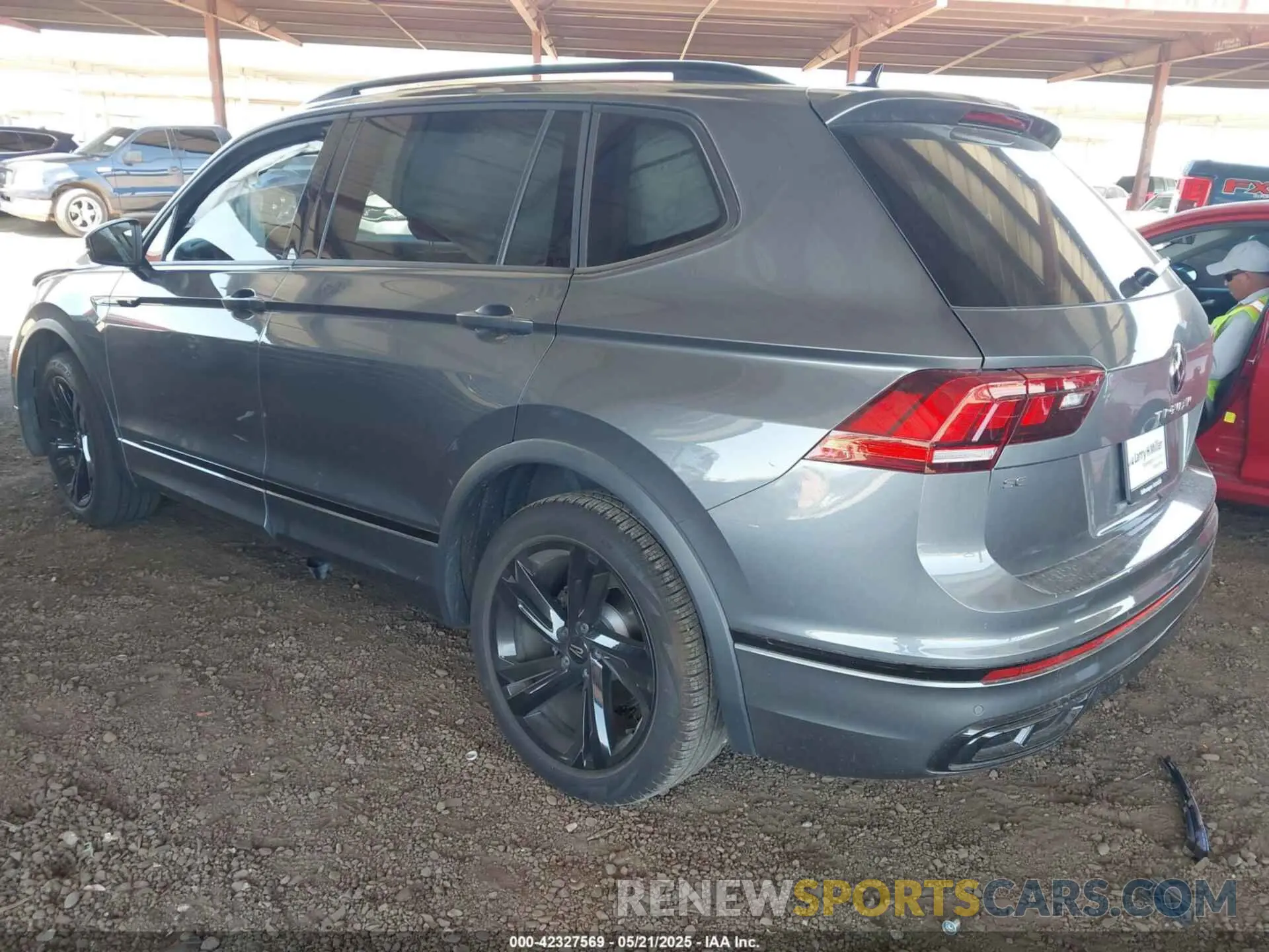 3 Photograph of a damaged car 3VVCB7AX4RM046261 VOLKSWAGEN TIGUAN 2024