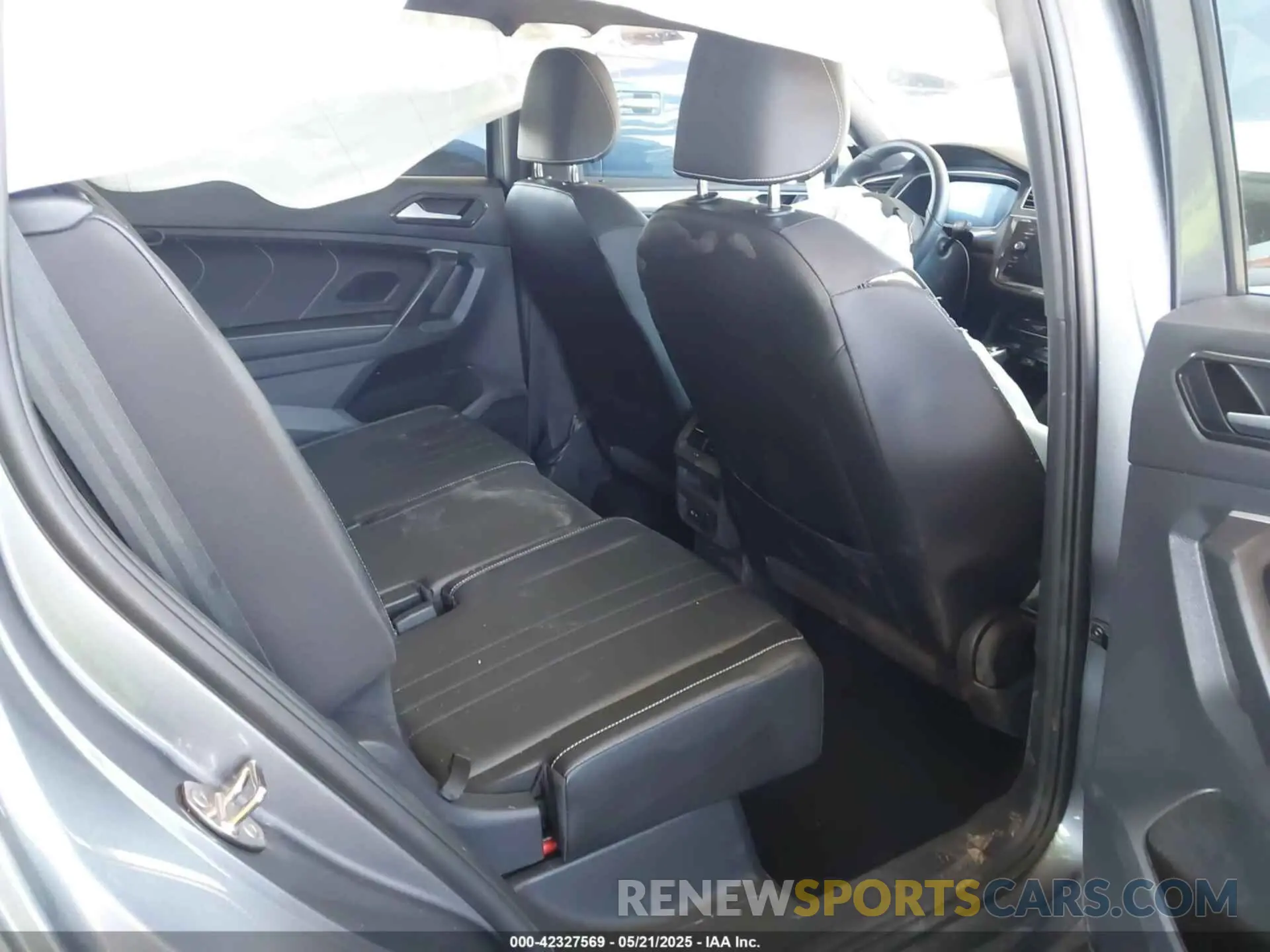8 Photograph of a damaged car 3VVCB7AX4RM046261 VOLKSWAGEN TIGUAN 2024