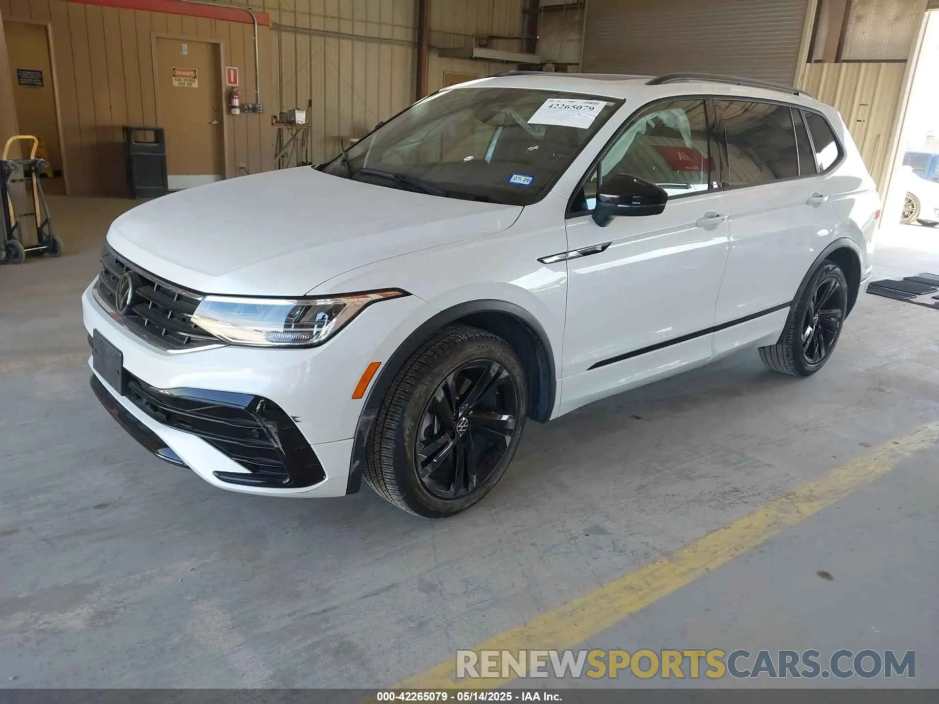 2 Photograph of a damaged car 3VVCB7AX4RM108239 VOLKSWAGEN TIGUAN 2024