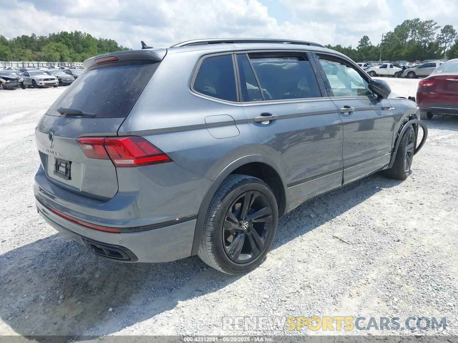 4 Photograph of a damaged car 3VVCB7AX6RM145177 VOLKSWAGEN TIGUAN 2024