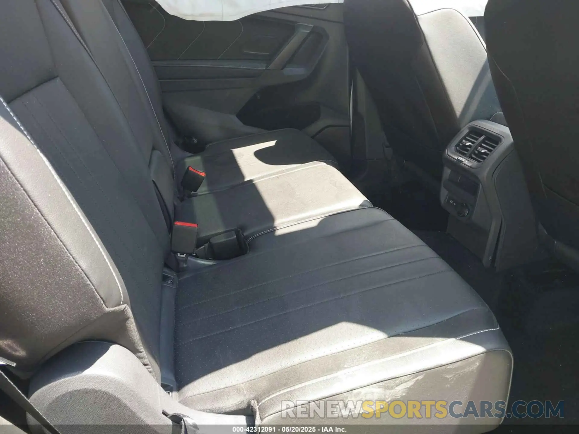 8 Photograph of a damaged car 3VVCB7AX6RM145177 VOLKSWAGEN TIGUAN 2024