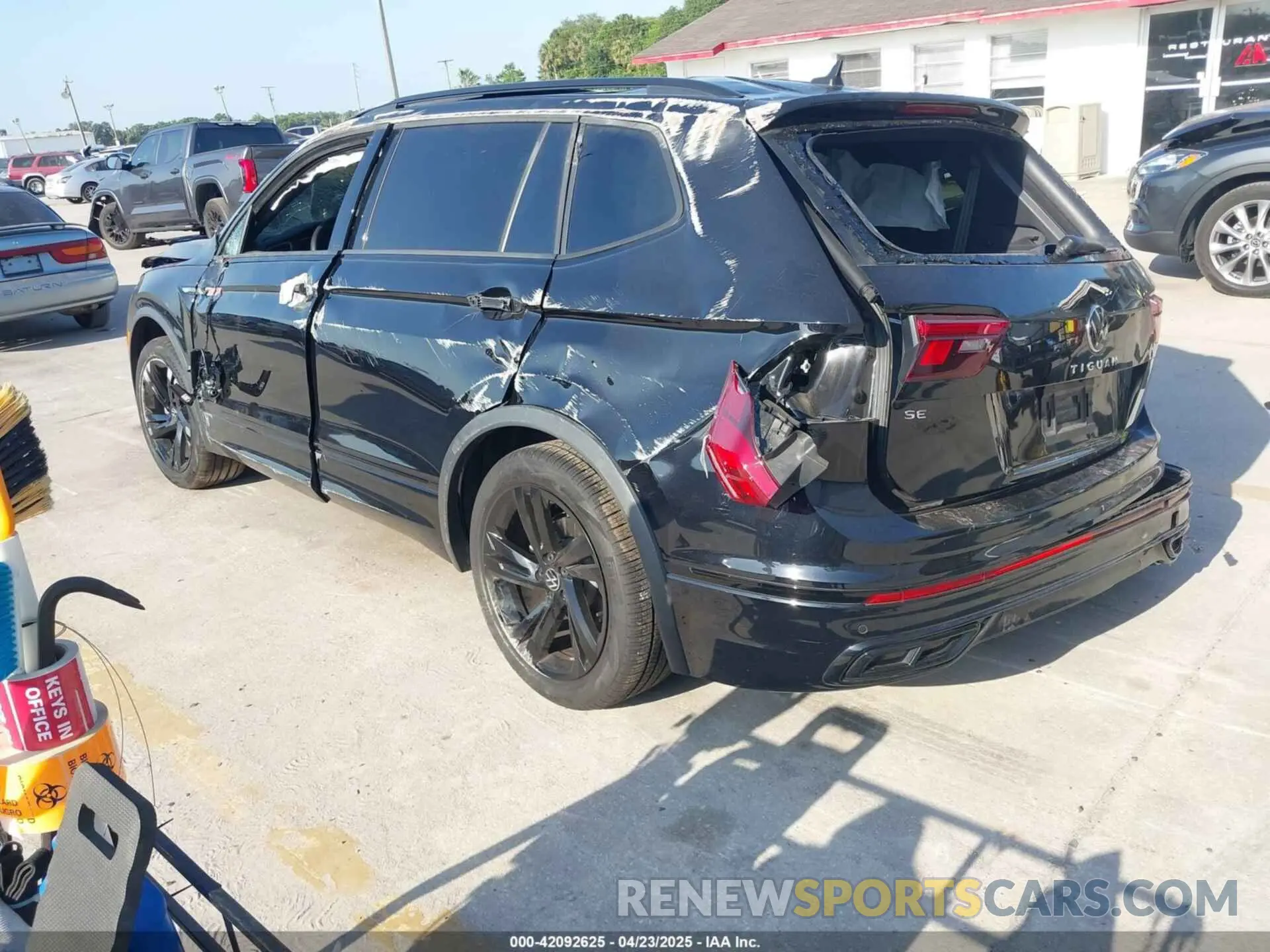 3 Photograph of a damaged car 3VVCB7AXXRM000871 VOLKSWAGEN TIGUAN 2024