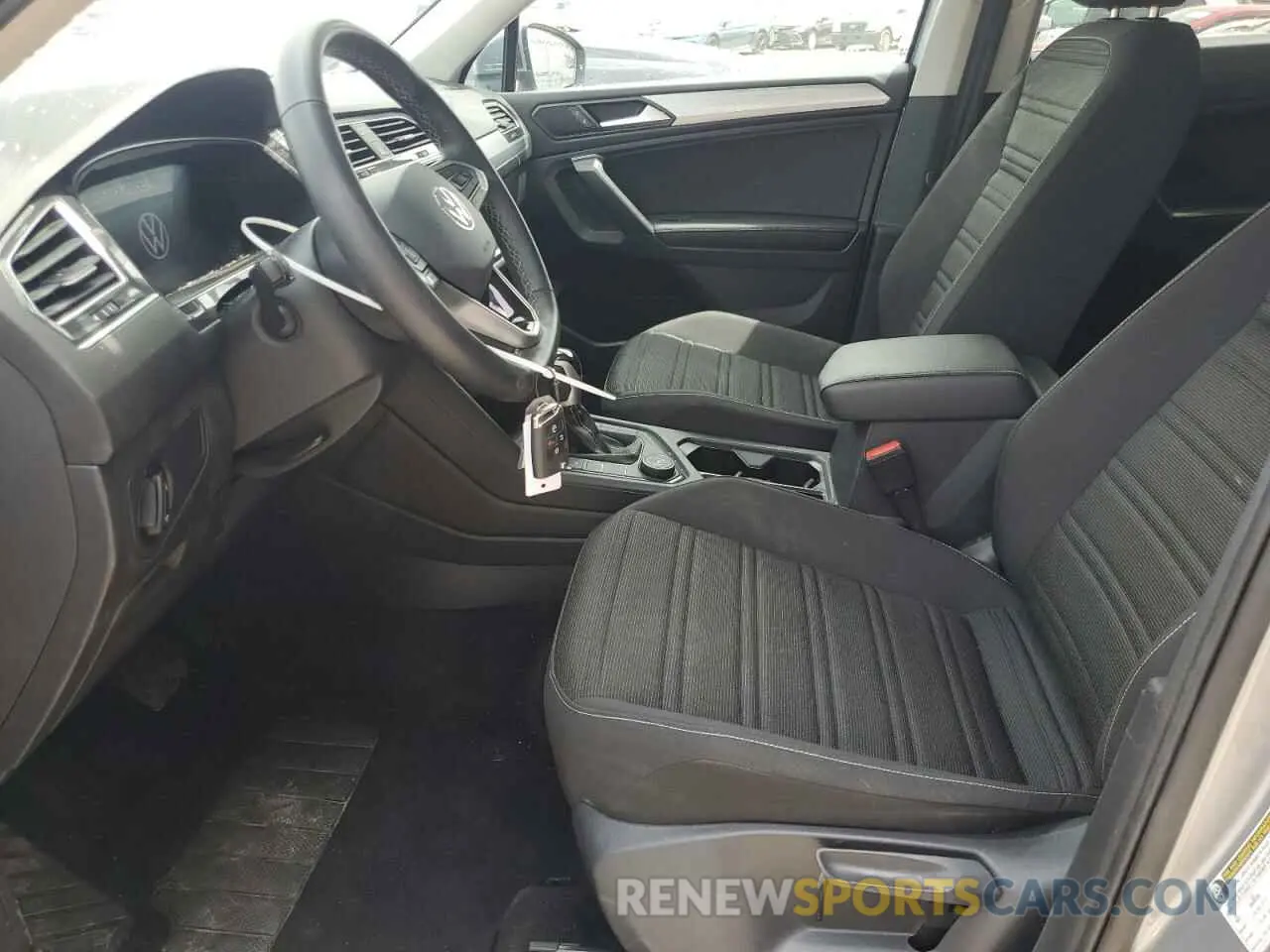 7 Фотография поврежденного автомобиля 3VVFB7AX6RM041804 VOLKSWAGEN TIGUAN 2024