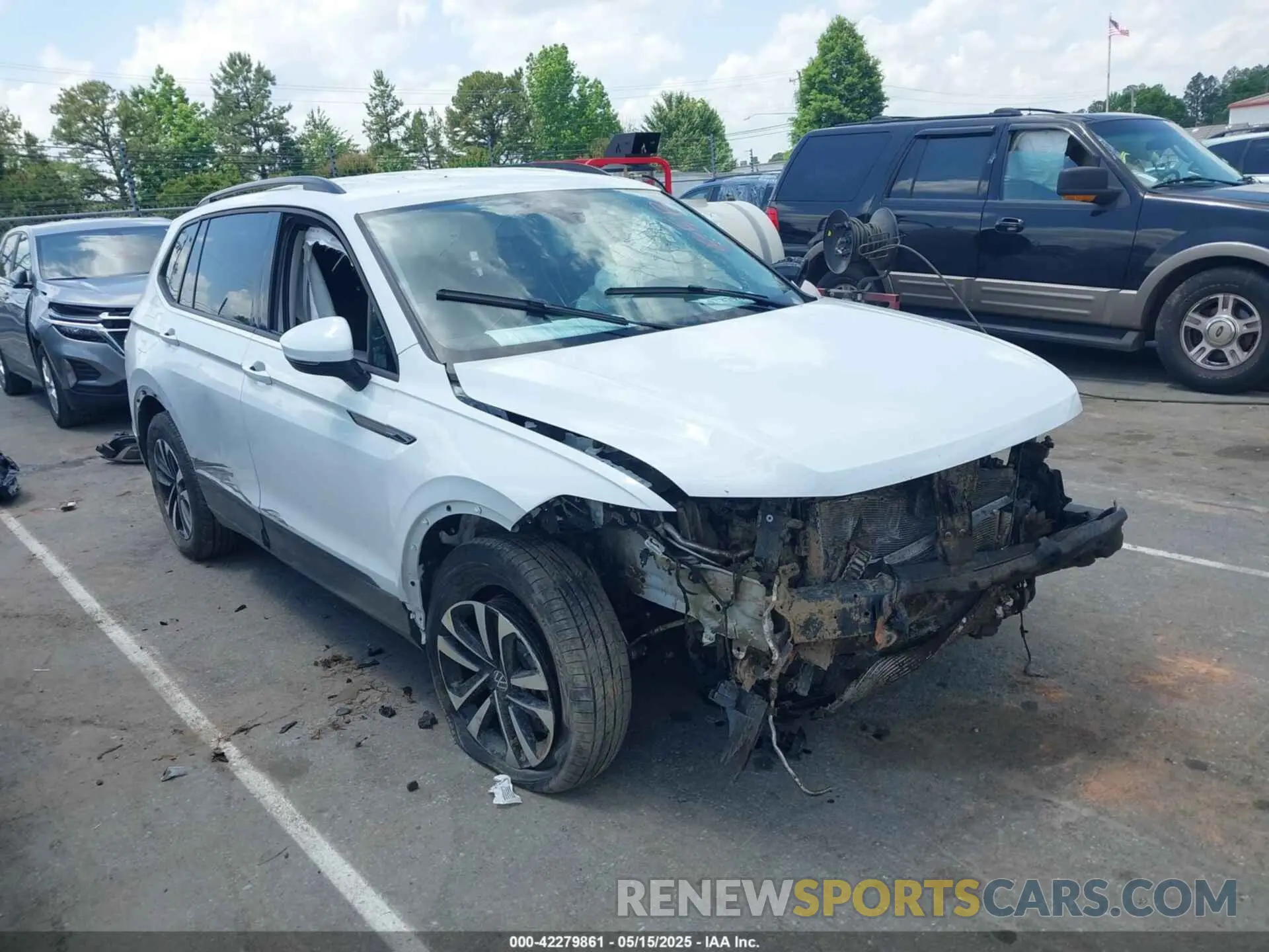 1 Photograph of a damaged car 3VVFB7AX7RM030830 VOLKSWAGEN TIGUAN 2024
