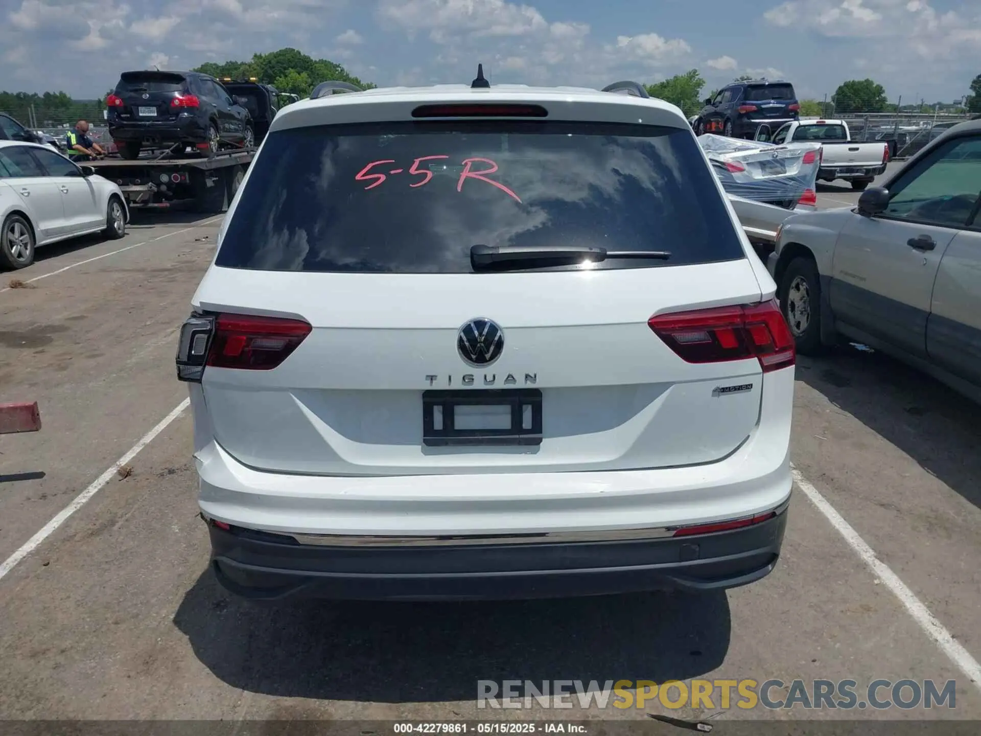 15 Photograph of a damaged car 3VVFB7AX7RM030830 VOLKSWAGEN TIGUAN 2024