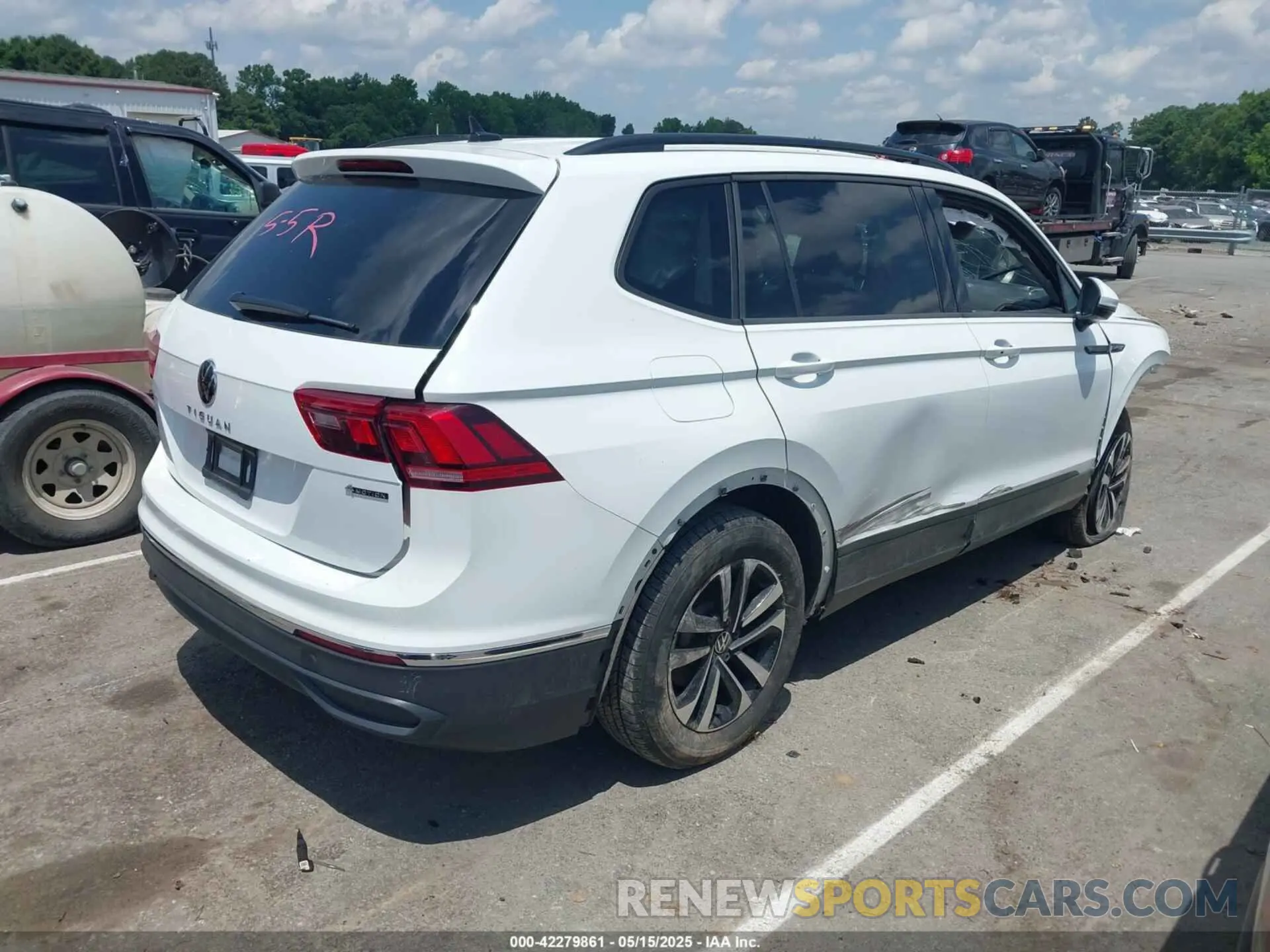 4 Photograph of a damaged car 3VVFB7AX7RM030830 VOLKSWAGEN TIGUAN 2024
