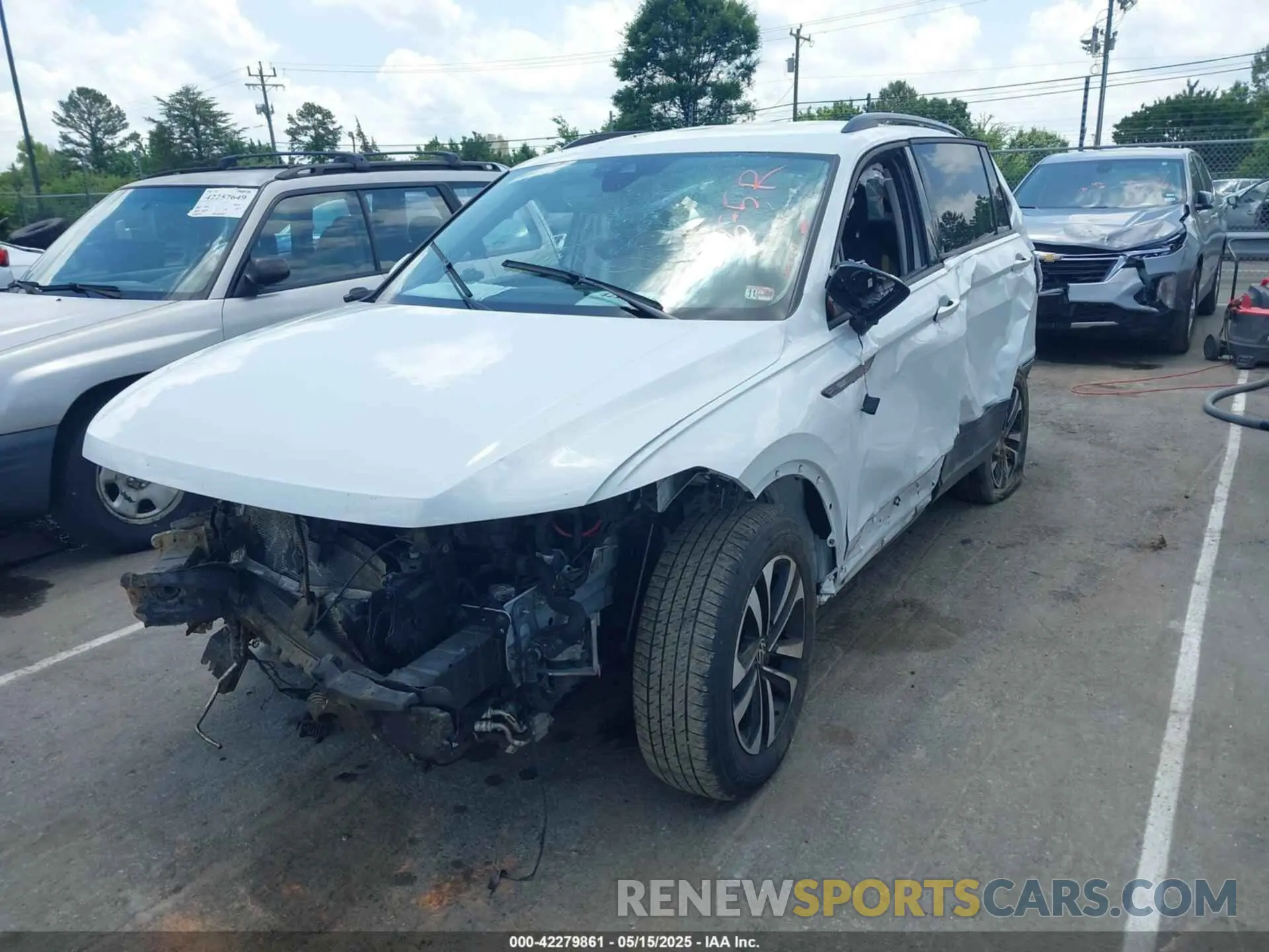 6 Photograph of a damaged car 3VVFB7AX7RM030830 VOLKSWAGEN TIGUAN 2024