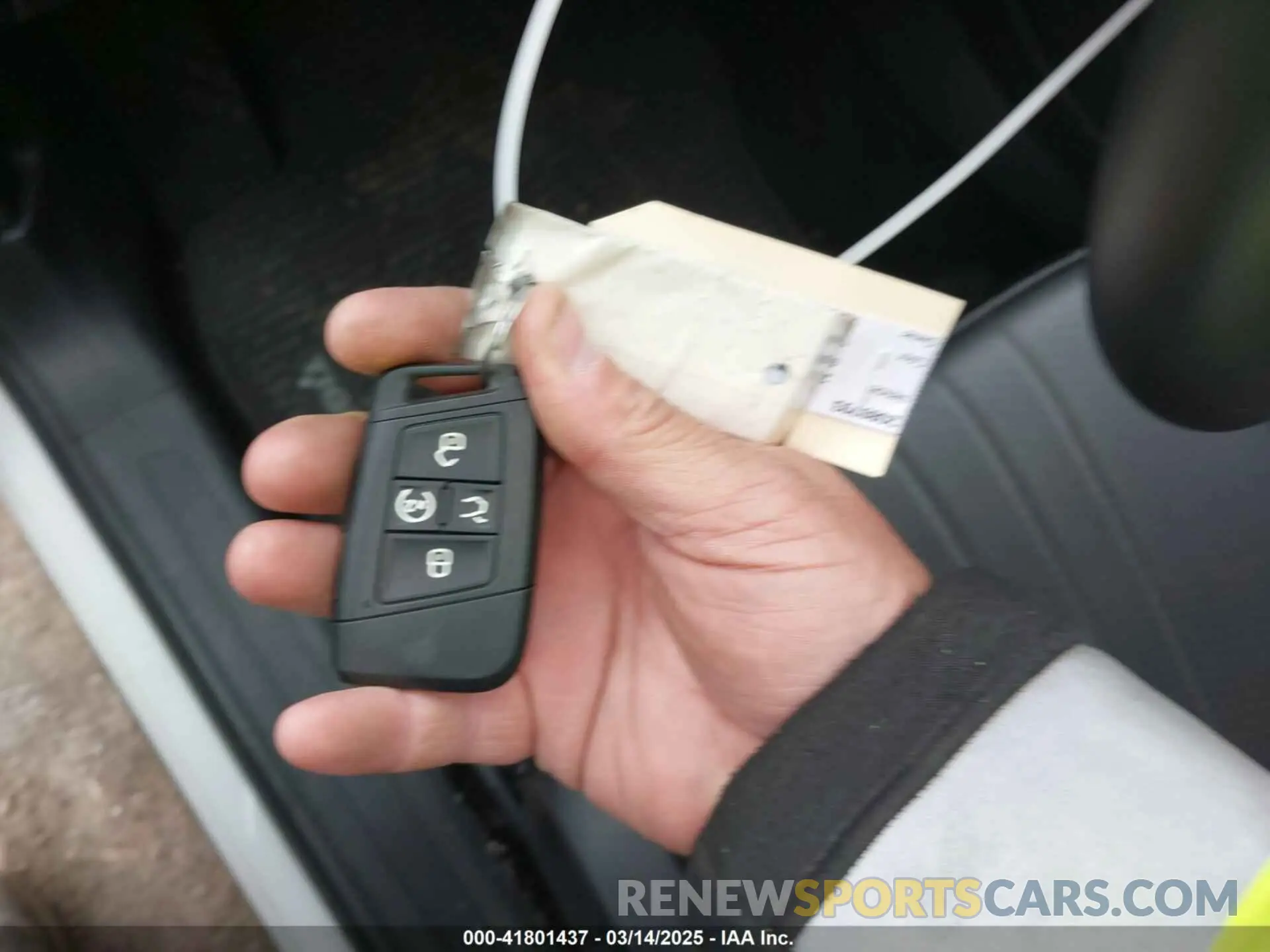 11 Photograph of a damaged car 3VVMB7AX1RM008684 VOLKSWAGEN TIGUAN 2024