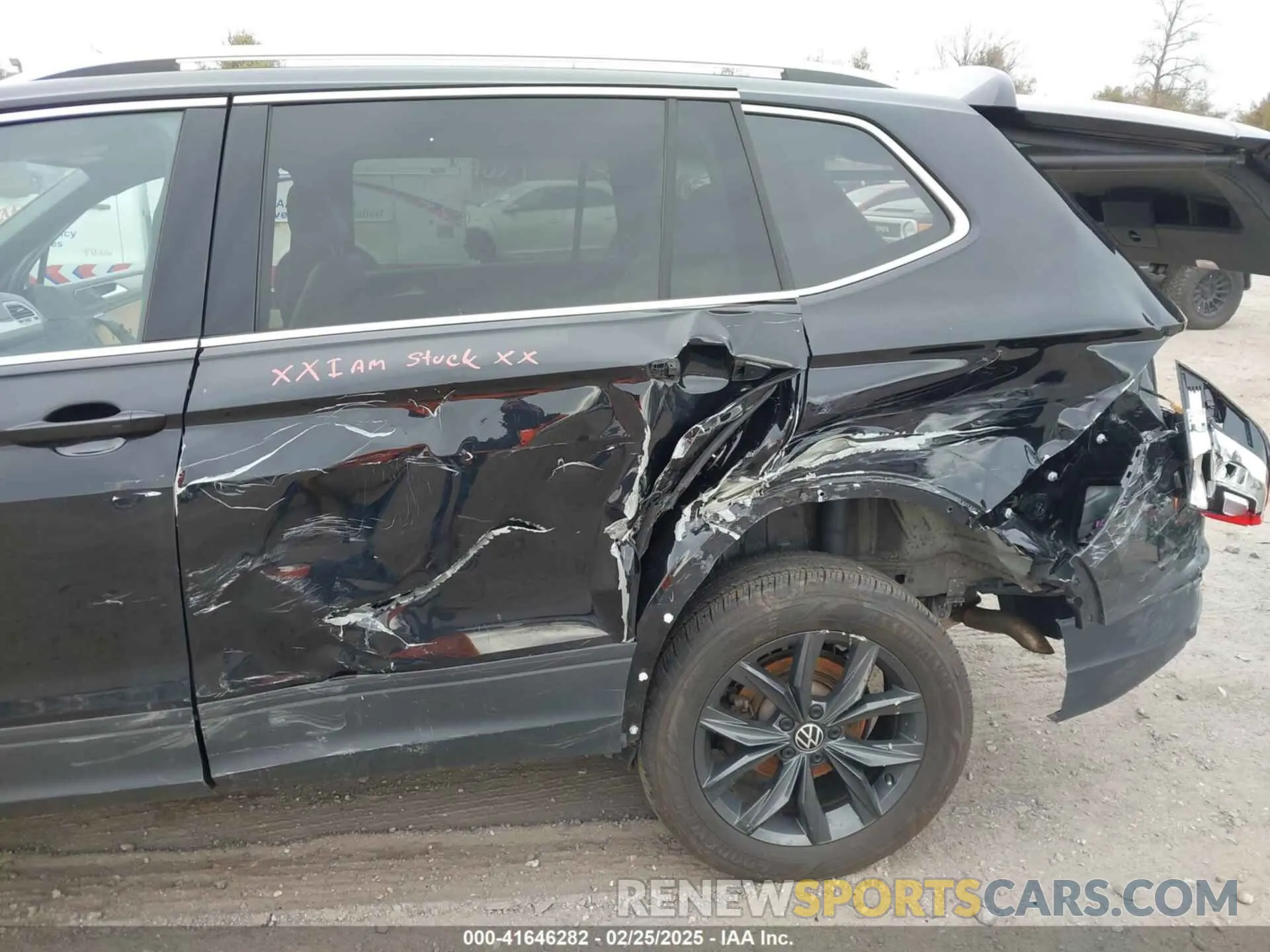 6 Photograph of a damaged car 3VVMB7AX2RM043072 VOLKSWAGEN TIGUAN 2024