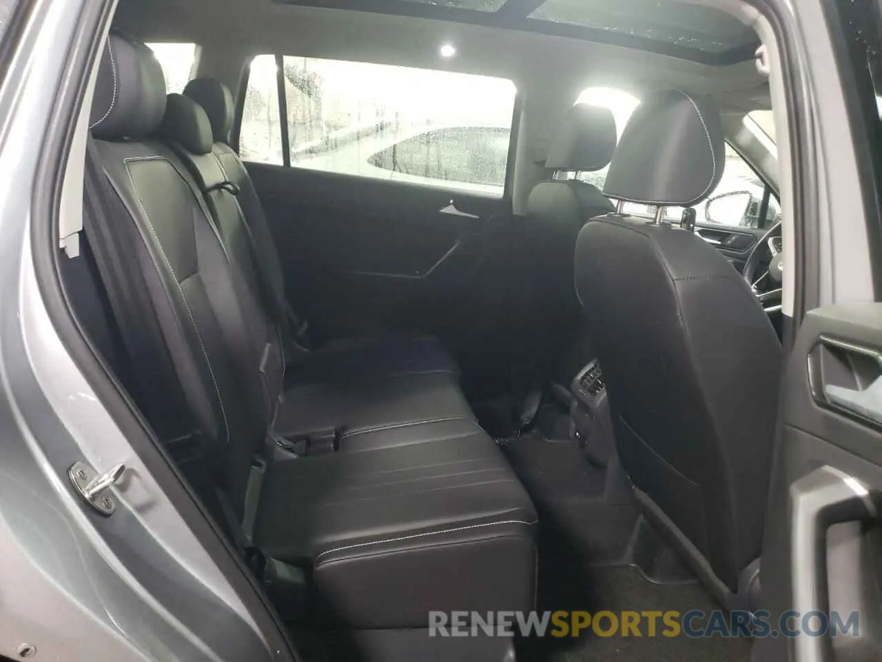 10 Photograph of a damaged car 3VVMB7AX2RM184367 VOLKSWAGEN TIGUAN 2024