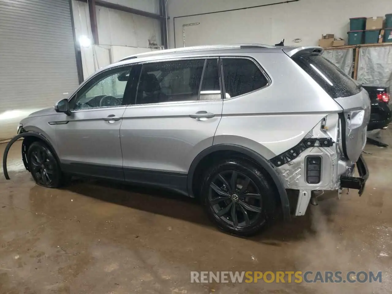 2 Photograph of a damaged car 3VVMB7AX2RM184367 VOLKSWAGEN TIGUAN 2024