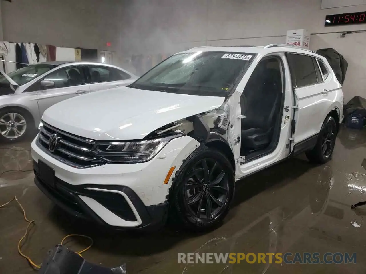 1 Фотография поврежденного автомобиля 3VVMB7AX5RM054728 VOLKSWAGEN TIGUAN 2024