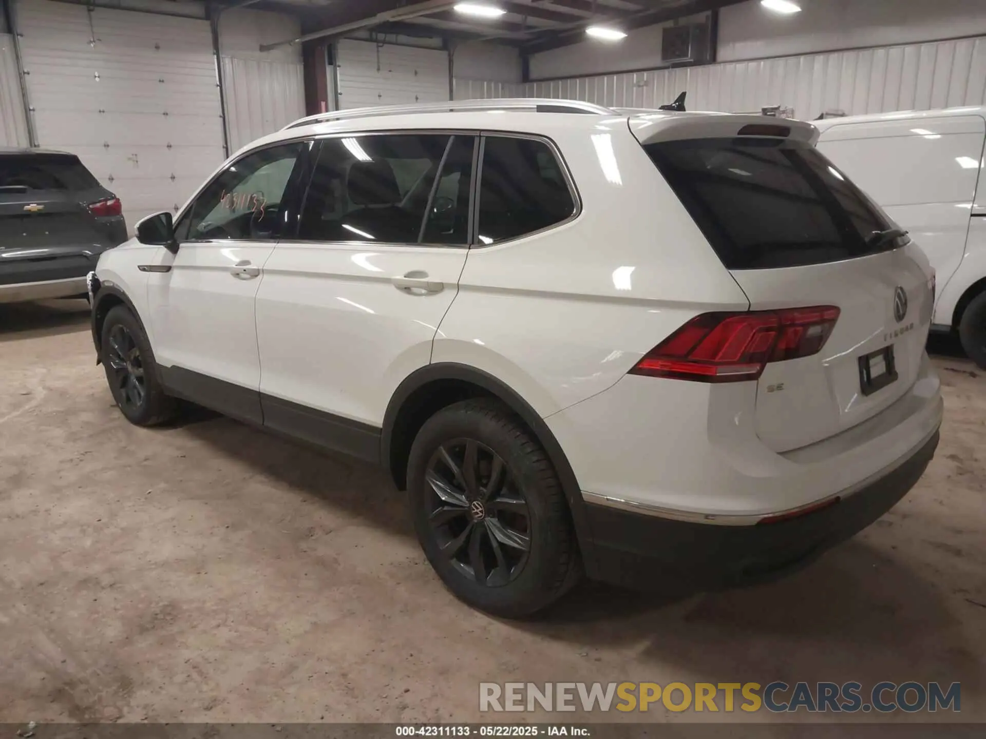 3 Фотография поврежденного автомобиля 3VVMB7AX6RM135219 VOLKSWAGEN TIGUAN 2024
