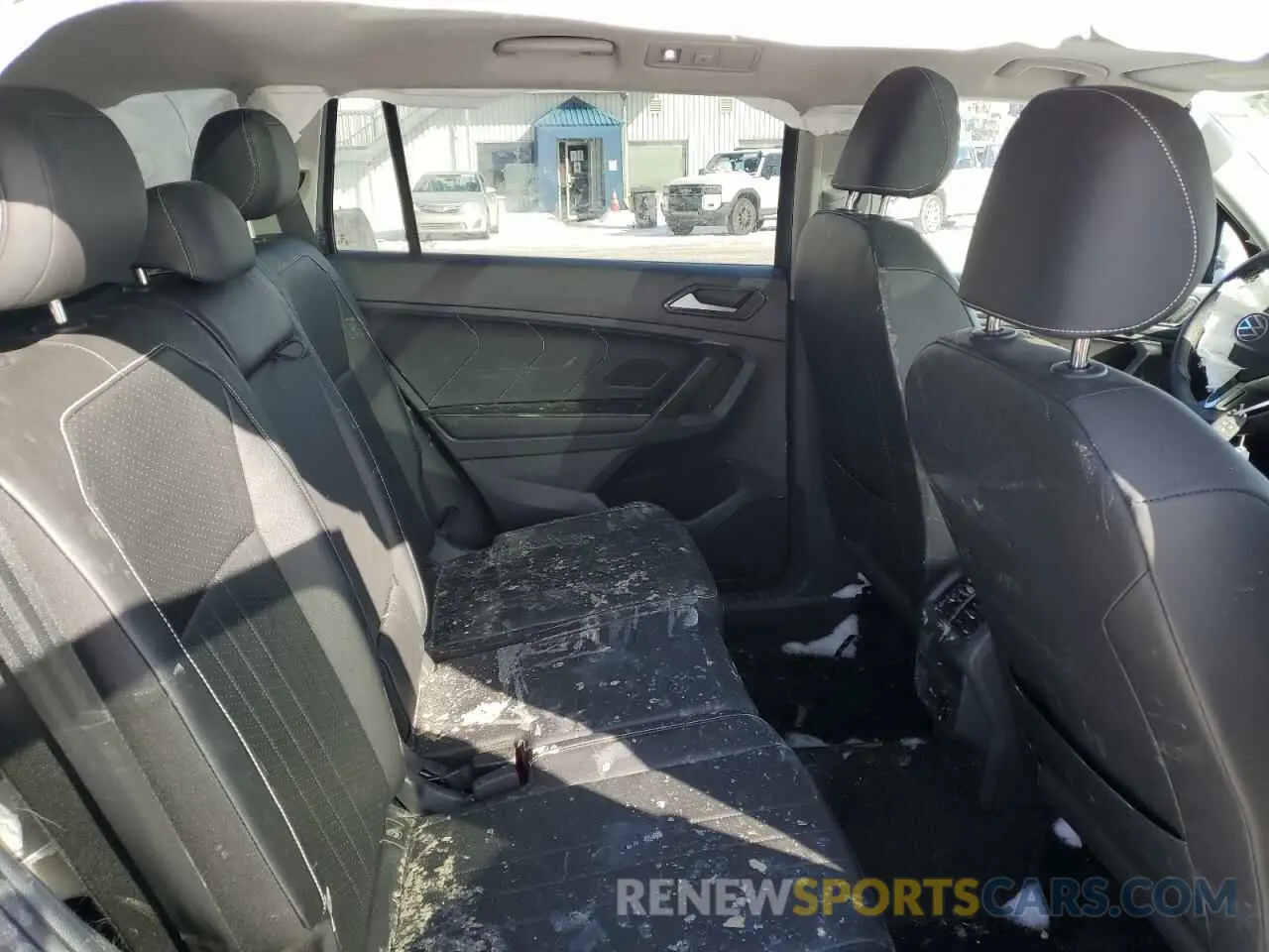 10 Фотография поврежденного автомобиля 3VVMB7AX7RM051846 VOLKSWAGEN TIGUAN 2024