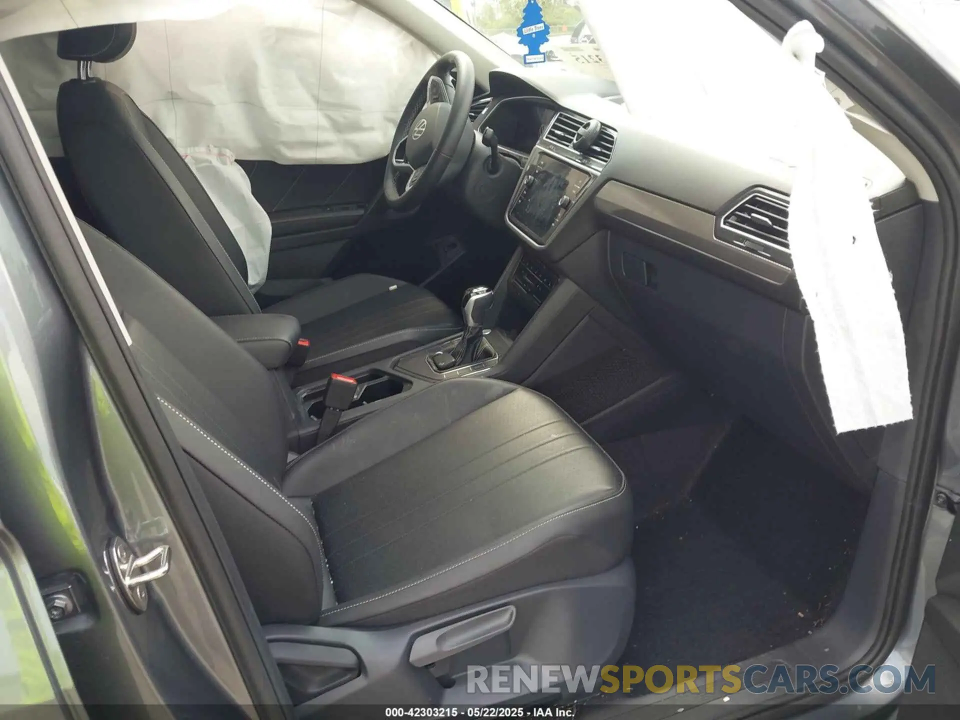 5 Photograph of a damaged car 3VVNB7AX4RM138429 VOLKSWAGEN TIGUAN 2024
