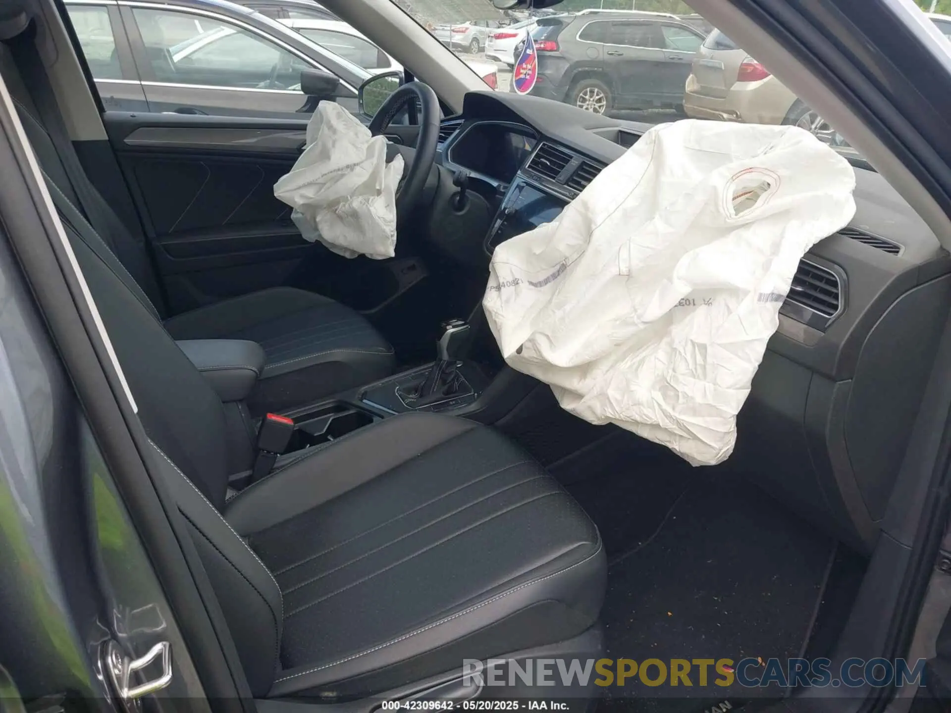 5 Photograph of a damaged car 3VVNB7AX6RM198860 VOLKSWAGEN TIGUAN 2024