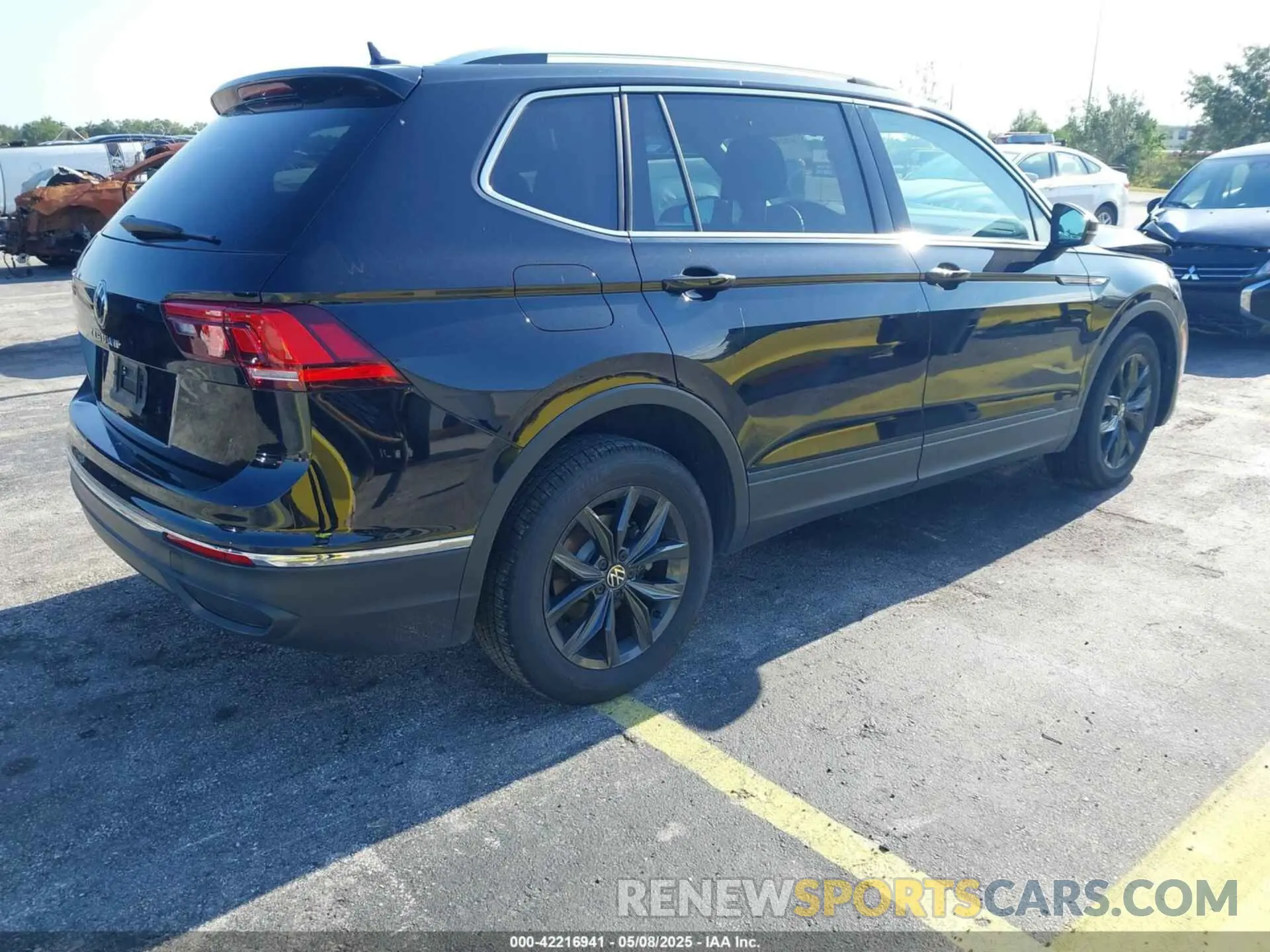 4 Photograph of a damaged car 3VVNB7AXXRM199400 VOLKSWAGEN TIGUAN 2024