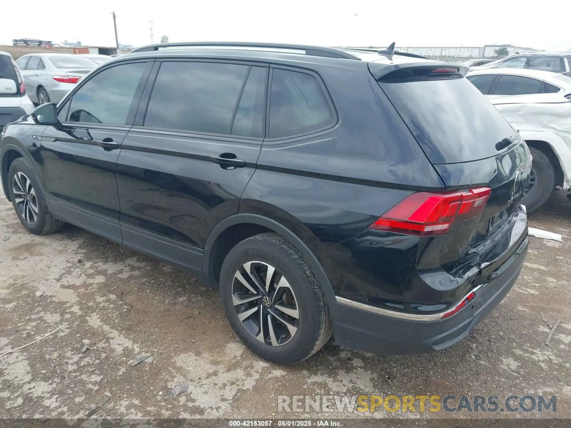 3 Photograph of a damaged car 3VVRB7AX0RM037888 VOLKSWAGEN TIGUAN 2024