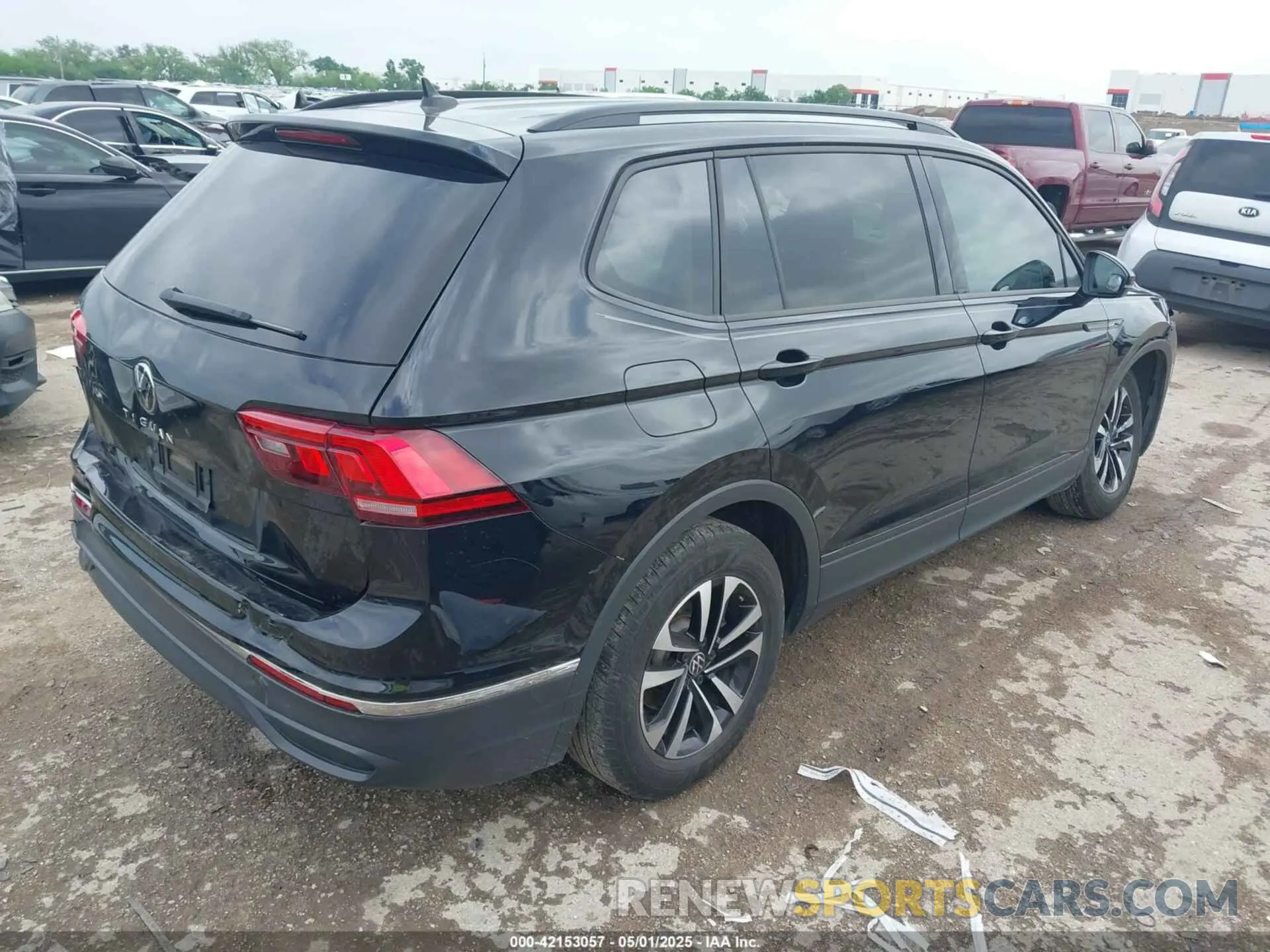 4 Photograph of a damaged car 3VVRB7AX0RM037888 VOLKSWAGEN TIGUAN 2024