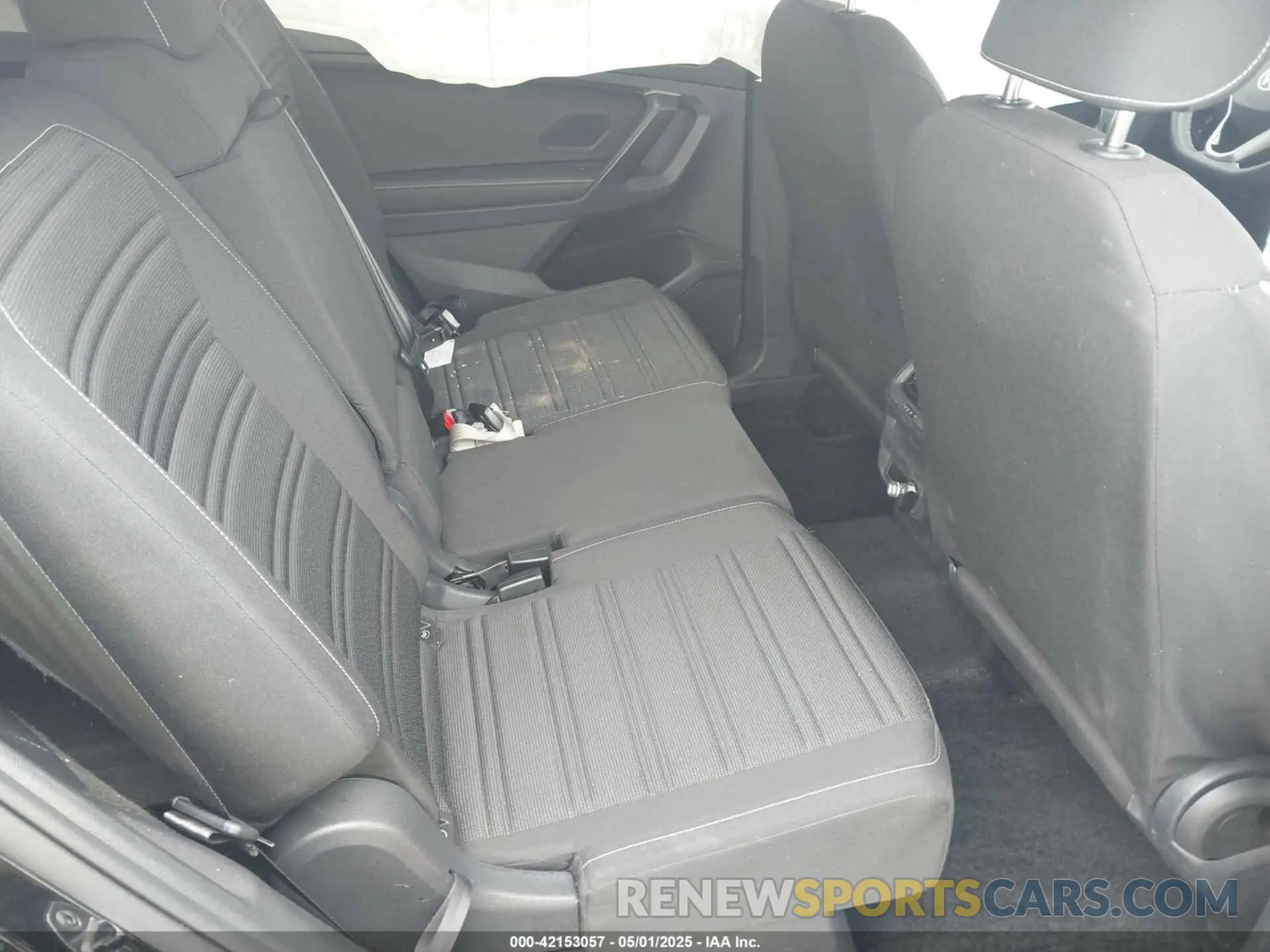 8 Photograph of a damaged car 3VVRB7AX0RM037888 VOLKSWAGEN TIGUAN 2024