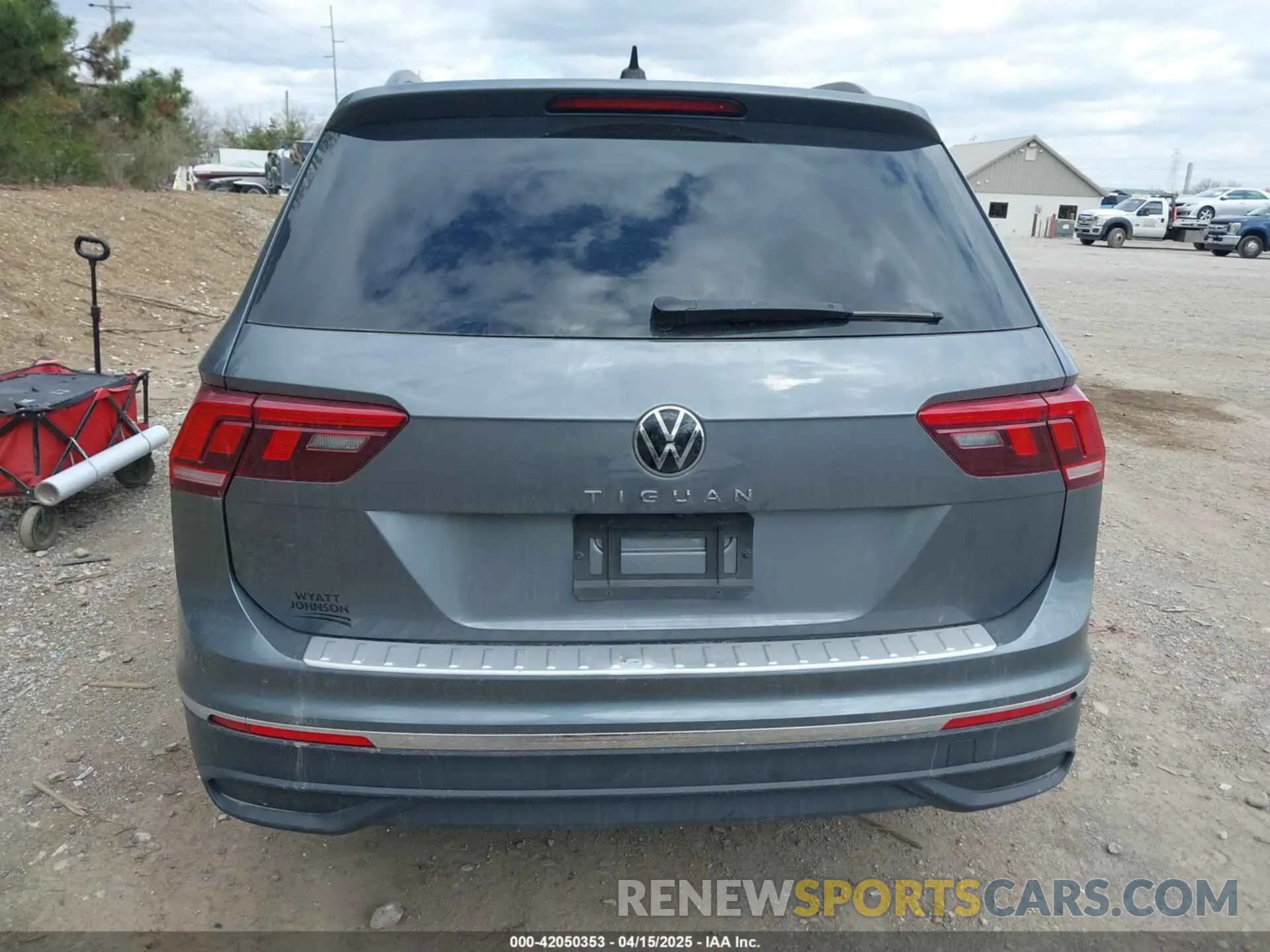 15 Photograph of a damaged car 3VVRB7AX0RM100410 VOLKSWAGEN TIGUAN 2024