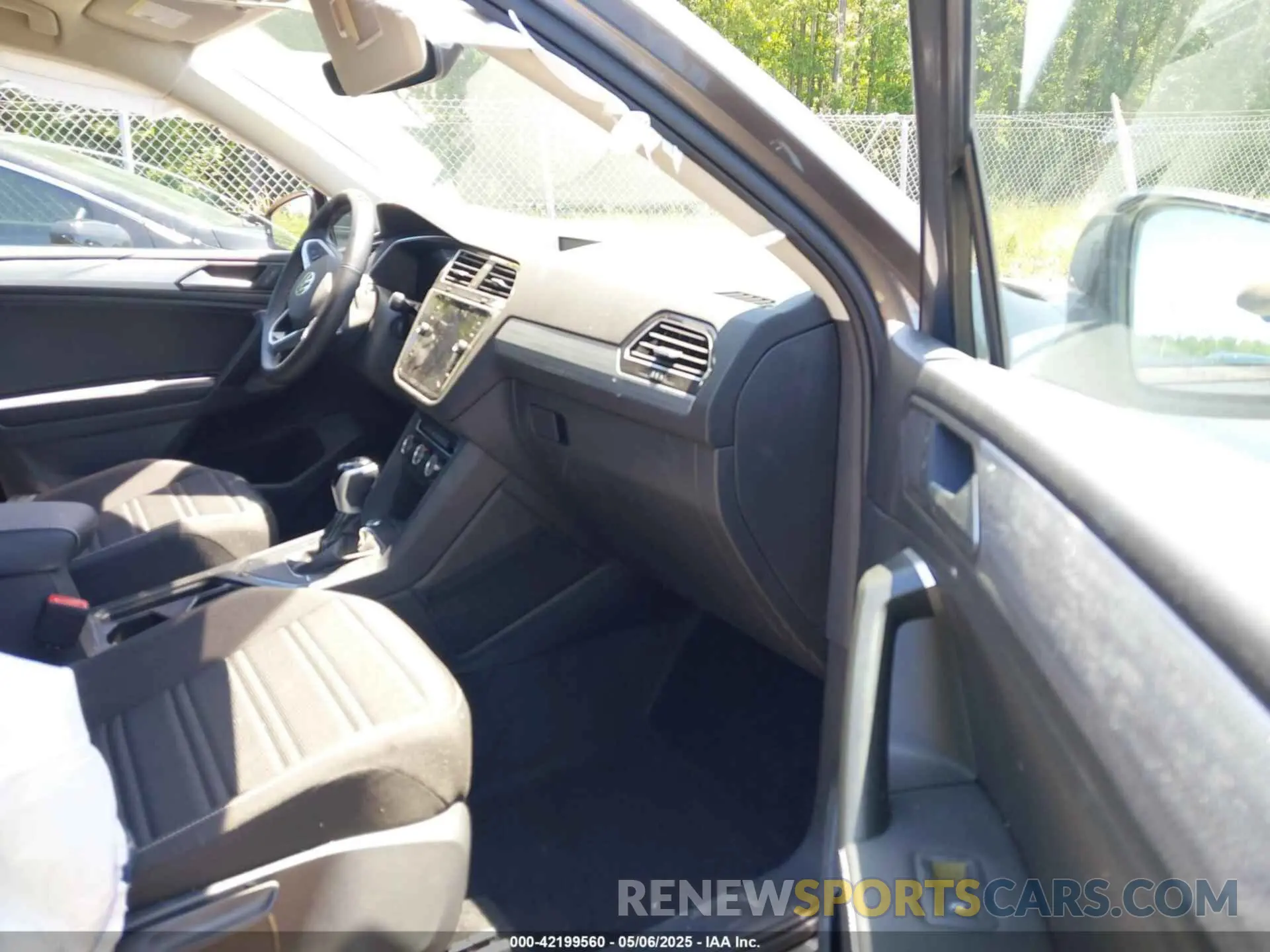 5 Photograph of a damaged car 3VVRB7AX5RM142006 VOLKSWAGEN TIGUAN 2024