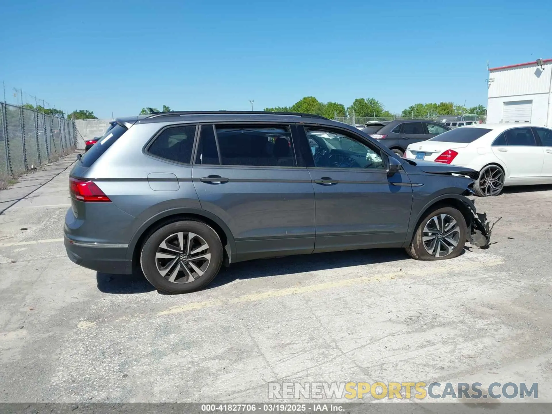 13 Photograph of a damaged car 3VVRB7AX8RM198375 VOLKSWAGEN TIGUAN 2024