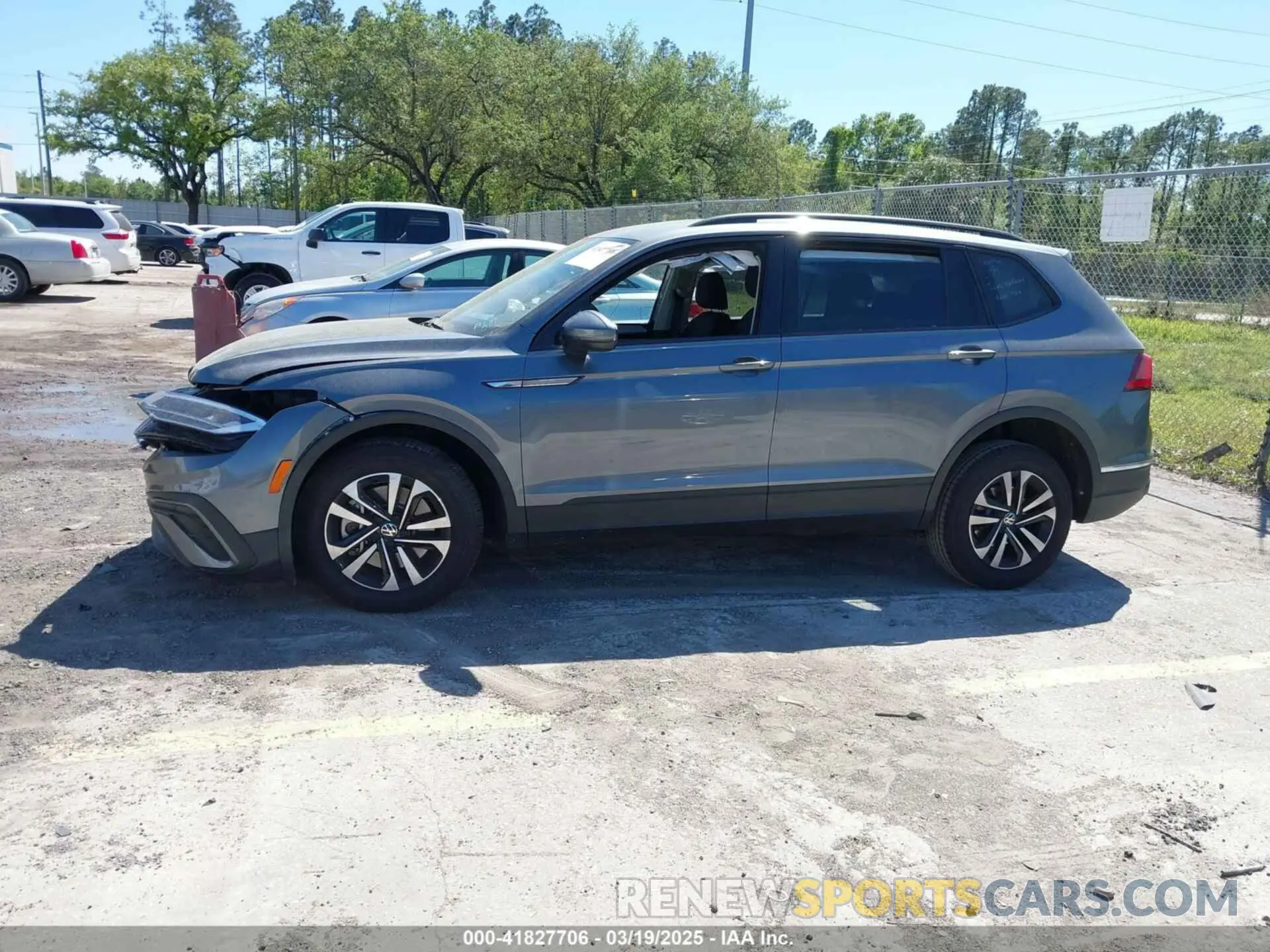 14 Photograph of a damaged car 3VVRB7AX8RM198375 VOLKSWAGEN TIGUAN 2024