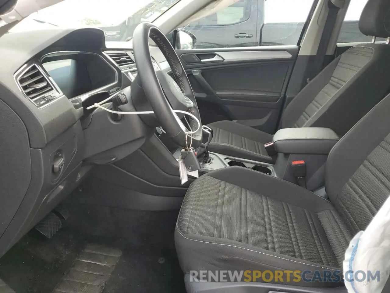 7 Photograph of a damaged car 3VVRB7AX9RM027988 VOLKSWAGEN TIGUAN 2024