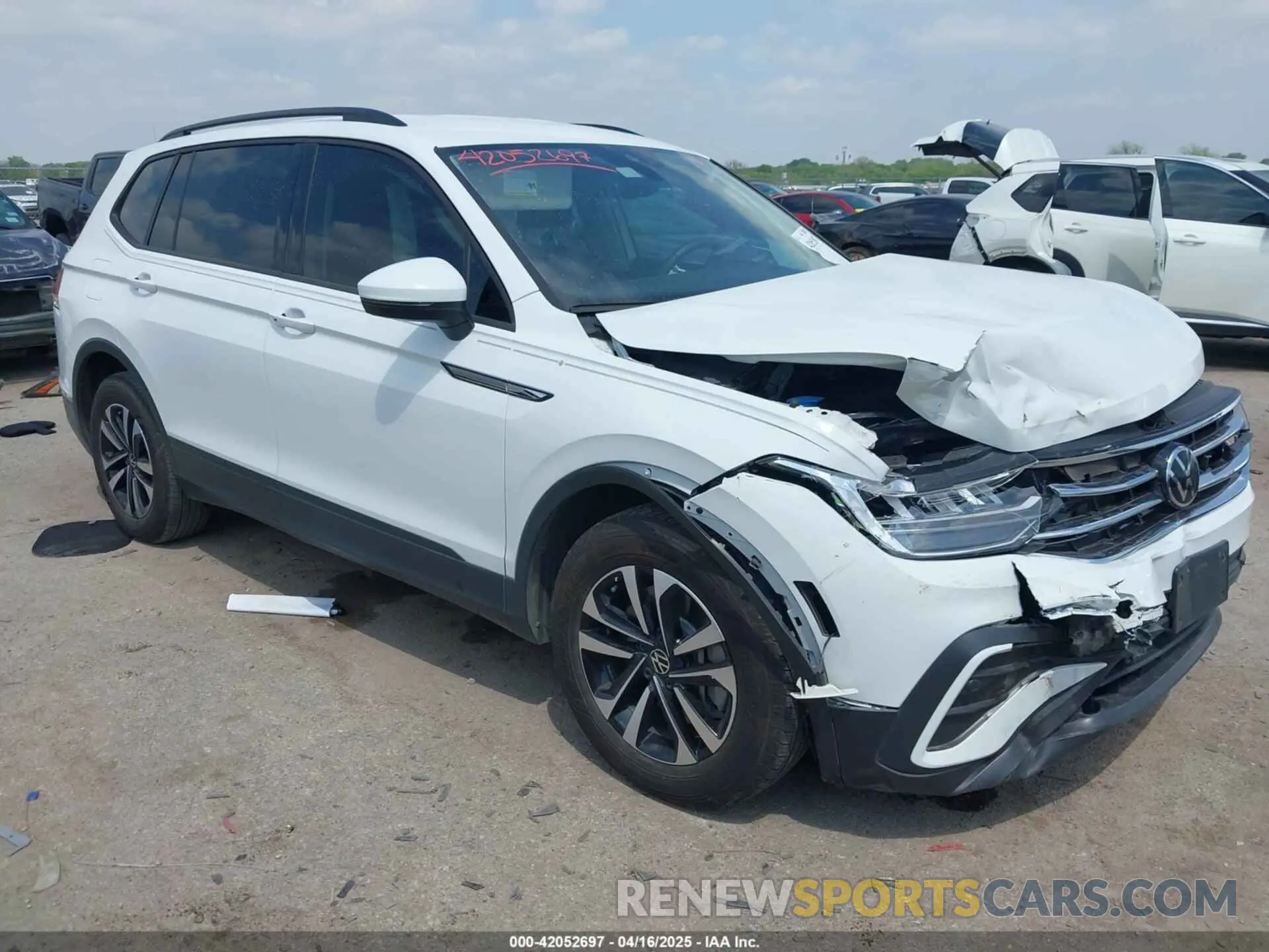 1 Фотография поврежденного автомобиля 3VVRB7AXXRM105923 VOLKSWAGEN TIGUAN 2024