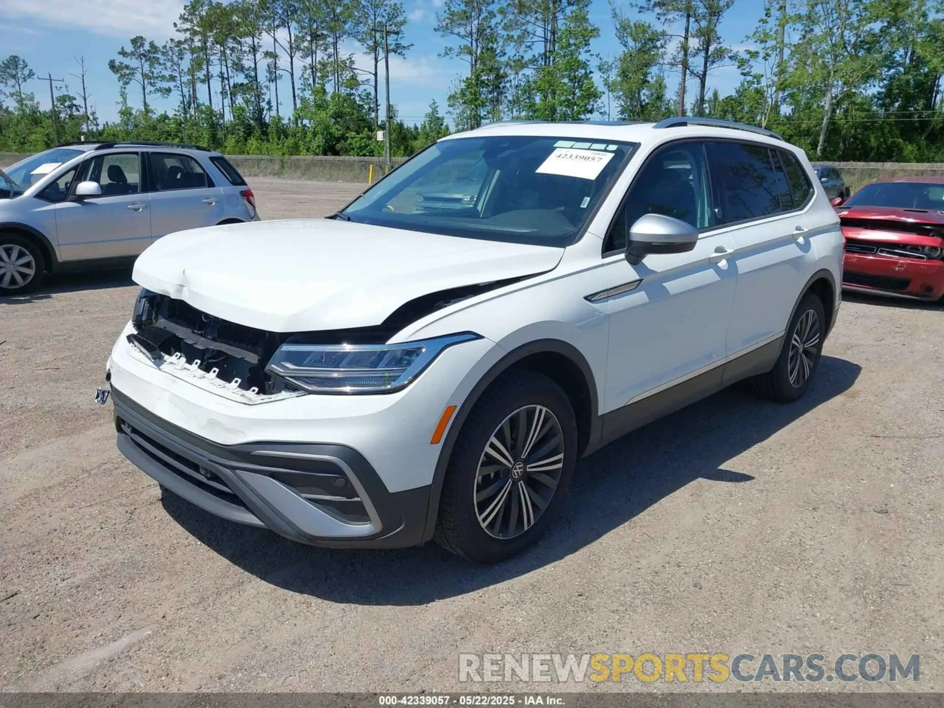 2 Photograph of a damaged car 3VVTB7AX9RM217926 VOLKSWAGEN TIGUAN 2024