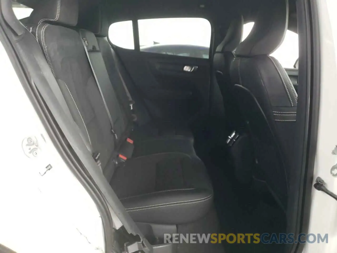 11 Photograph of a damaged car YV4ED3GL1P2036268 VOLVO C40 RECHAR 2023