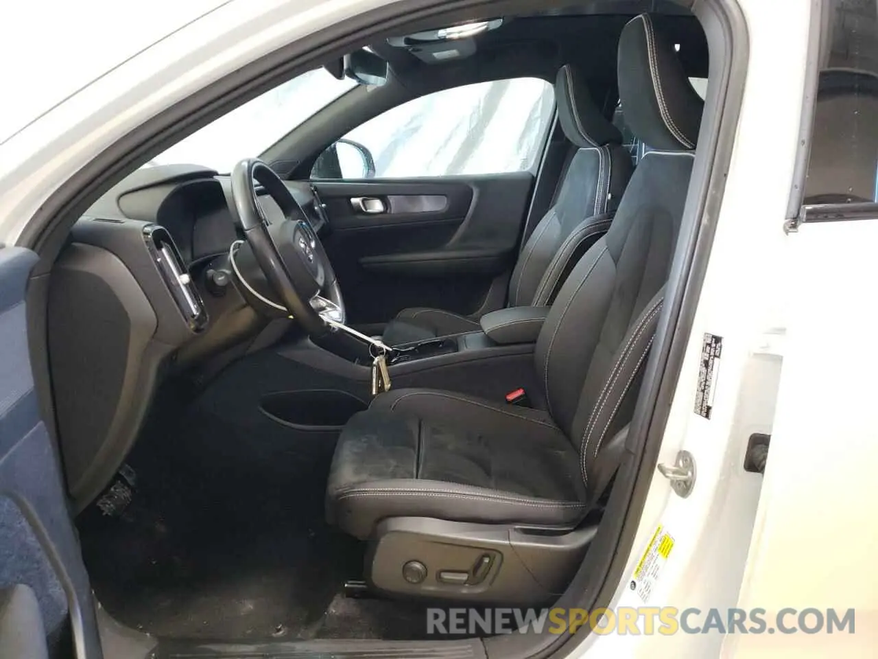 7 Photograph of a damaged car YV4ED3GL9P2051956 VOLVO C40 RECHAR 2023