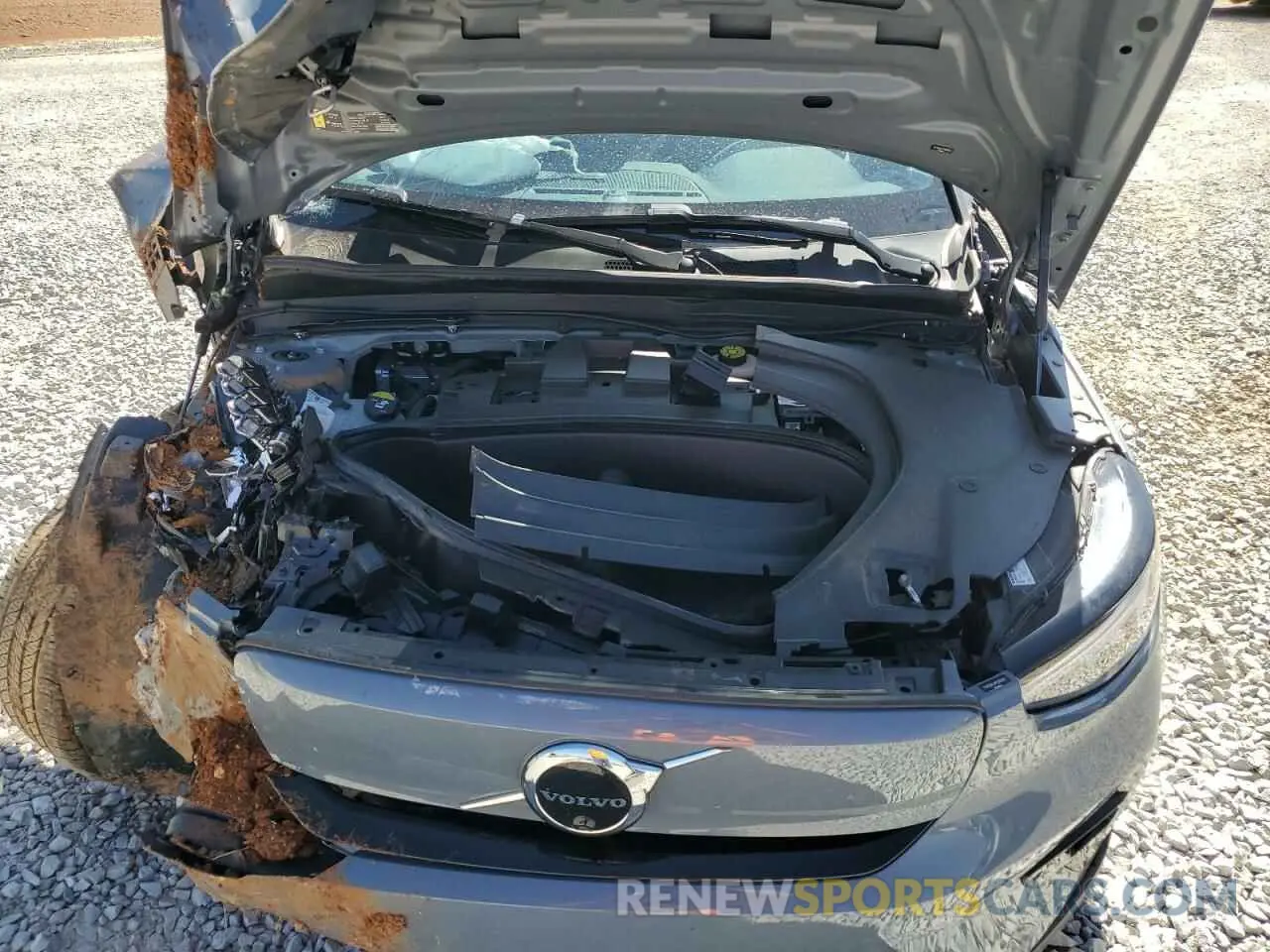 14 Photograph of a damaged car YV4ED3GLXP2035930 VOLVO C40 RECHAR 2023