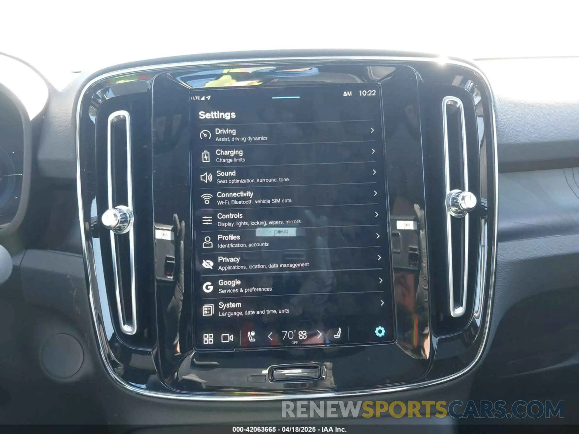 19 Фотография поврежденного автомобиля YV4ED3GB4N2006444 VOLVO C40 RECHARGE PURE ELECTRIC 2022