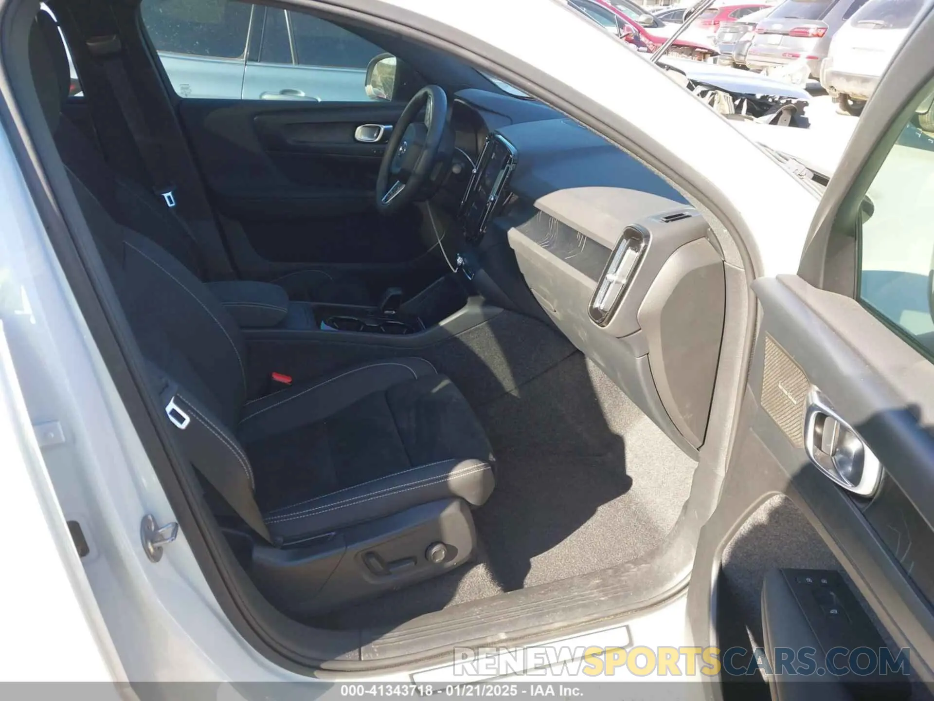 5 Фотография поврежденного автомобиля YV4ED3GM0P2047030 VOLVO C40 RECHARGE PURE ELECTRIC 2023