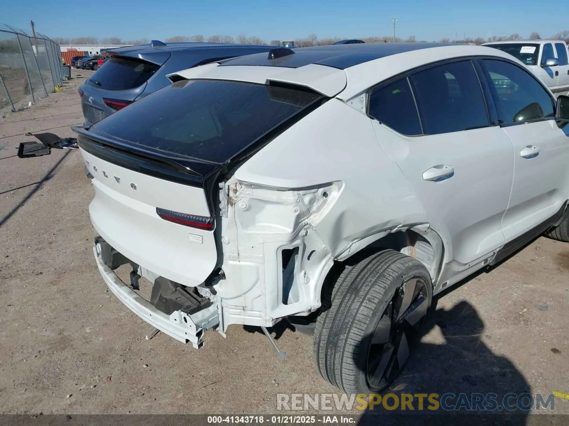 6 Фотография поврежденного автомобиля YV4ED3GM0P2047030 VOLVO C40 RECHARGE PURE ELECTRIC 2023