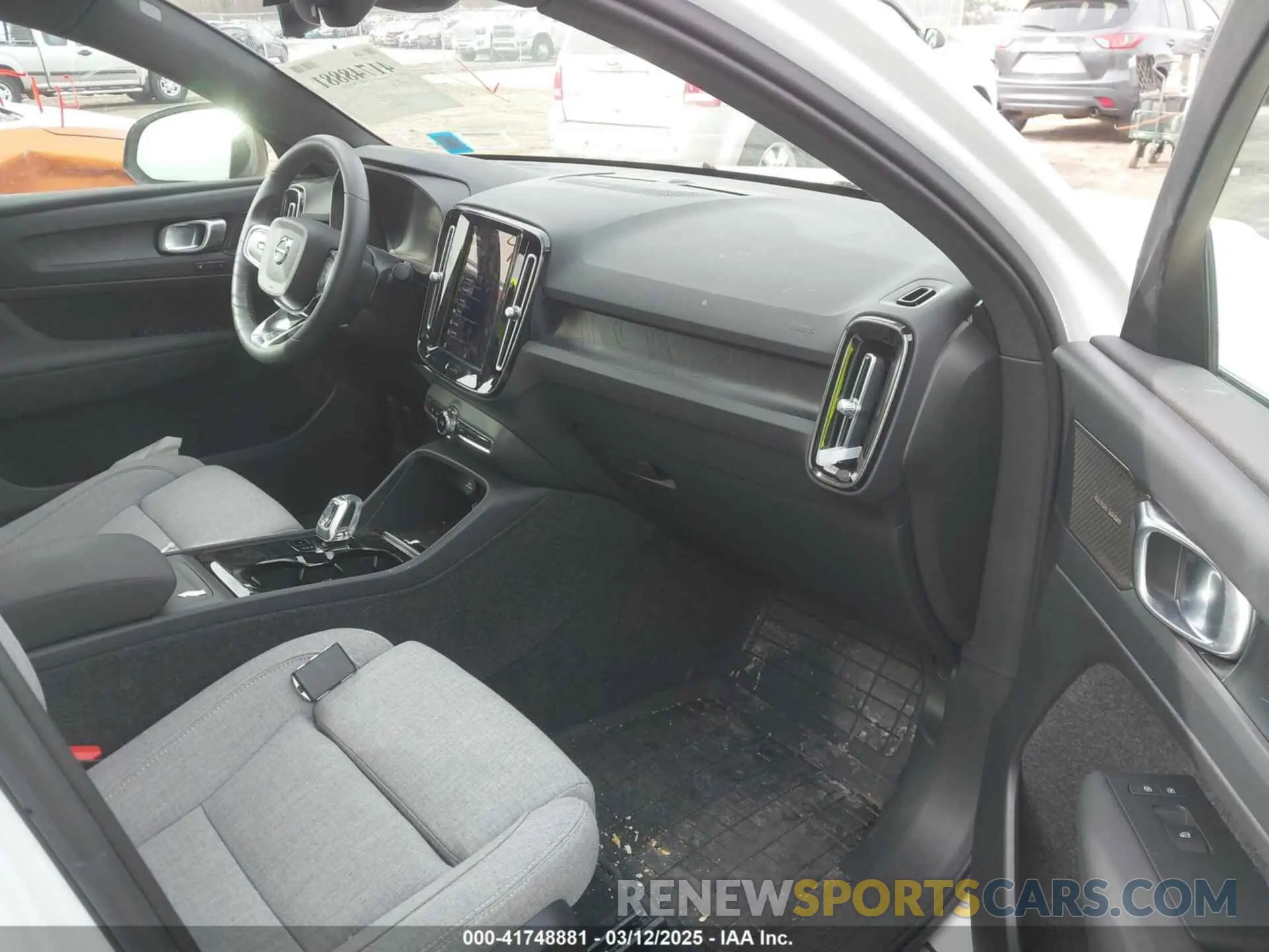 5 Photograph of a damaged car YV4ED3GM1P2056366 VOLVO C40 RECHARGE PURE ELECTRIC 2023