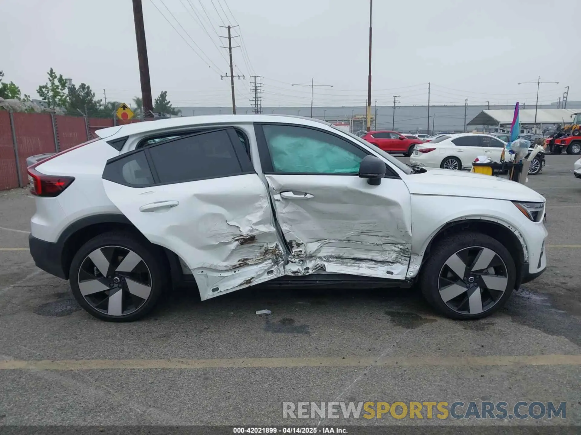 13 Photograph of a damaged car YV4ED3GM5P2036704 VOLVO C40 RECHARGE PURE ELECTRIC 2023