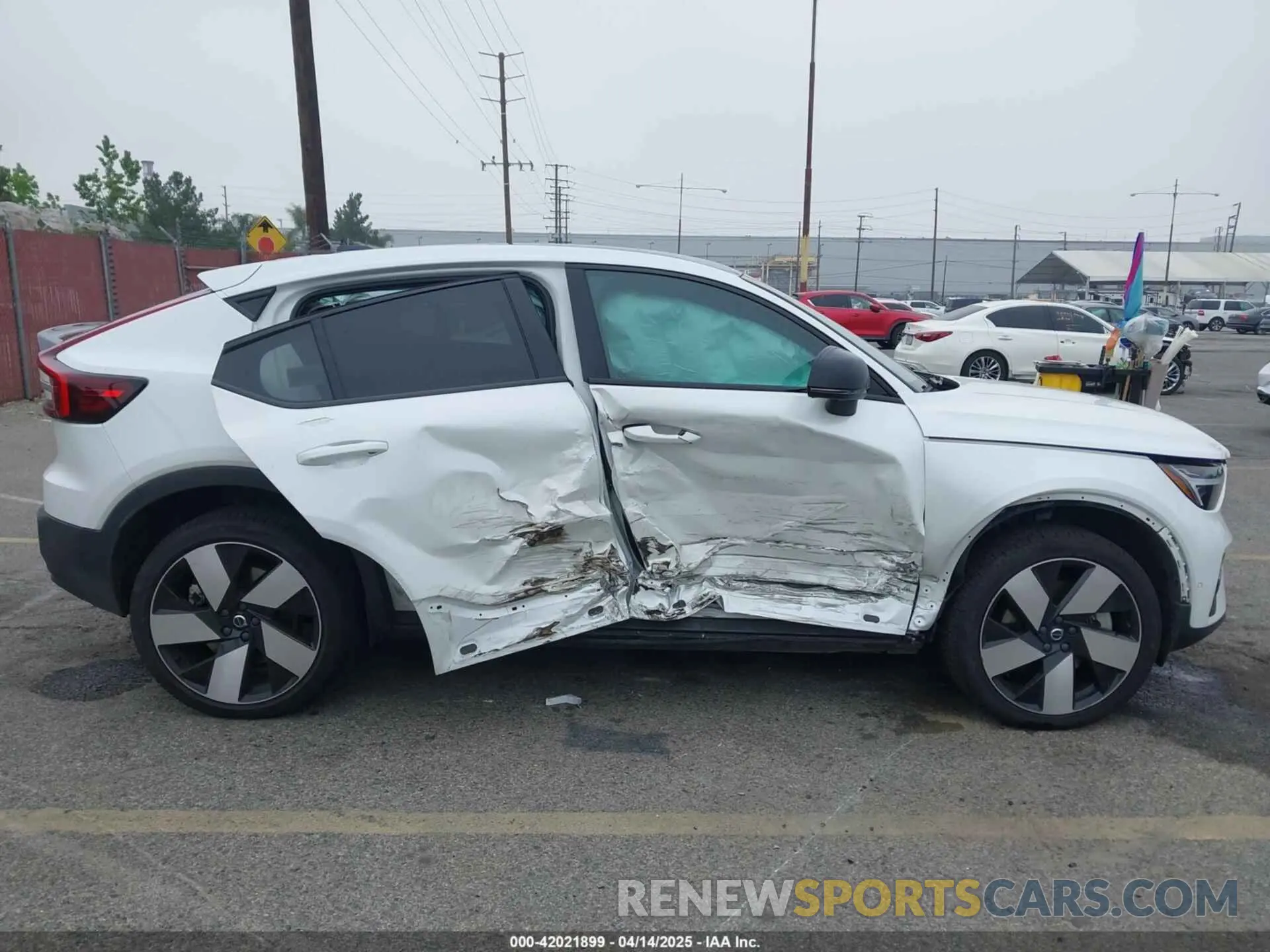 6 Photograph of a damaged car YV4ED3GM5P2036704 VOLVO C40 RECHARGE PURE ELECTRIC 2023