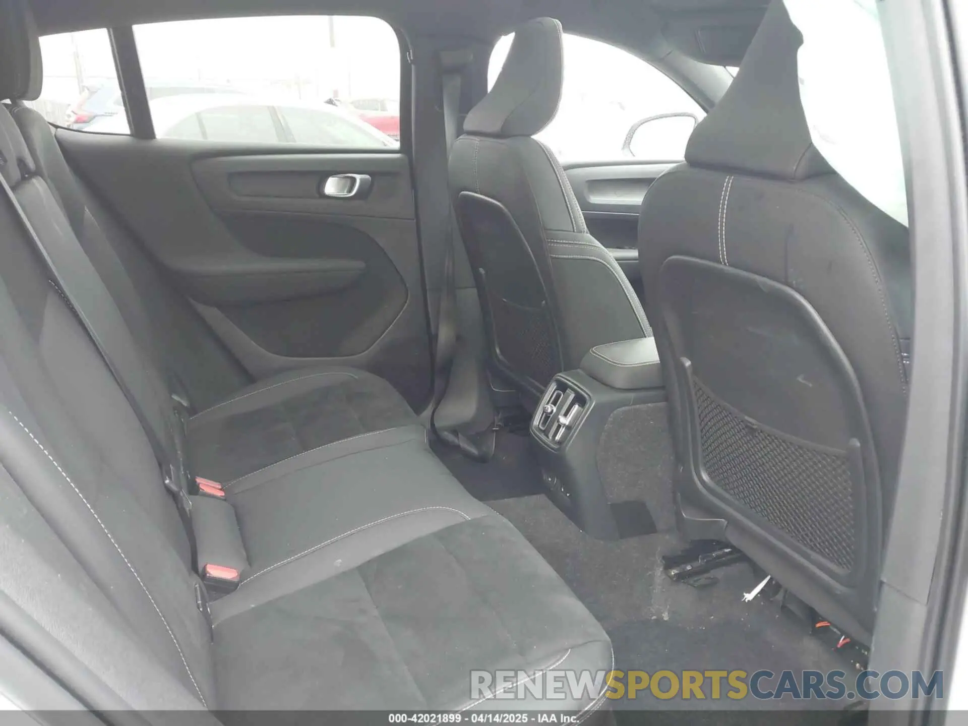 8 Photograph of a damaged car YV4ED3GM5P2036704 VOLVO C40 RECHARGE PURE ELECTRIC 2023