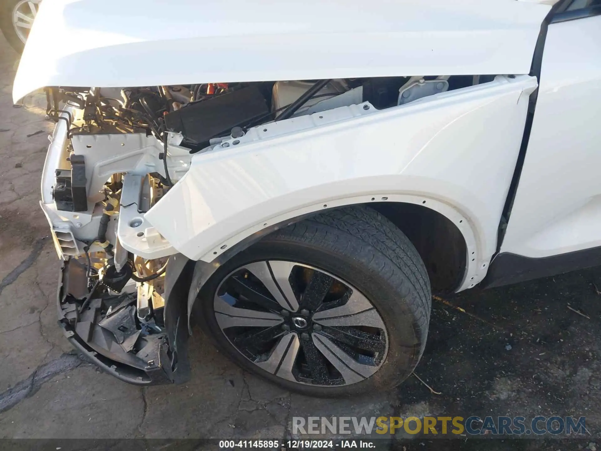 21 Фотография поврежденного автомобиля YV4ED3GM8P2052198 VOLVO C40 RECHARGE PURE ELECTRIC 2023